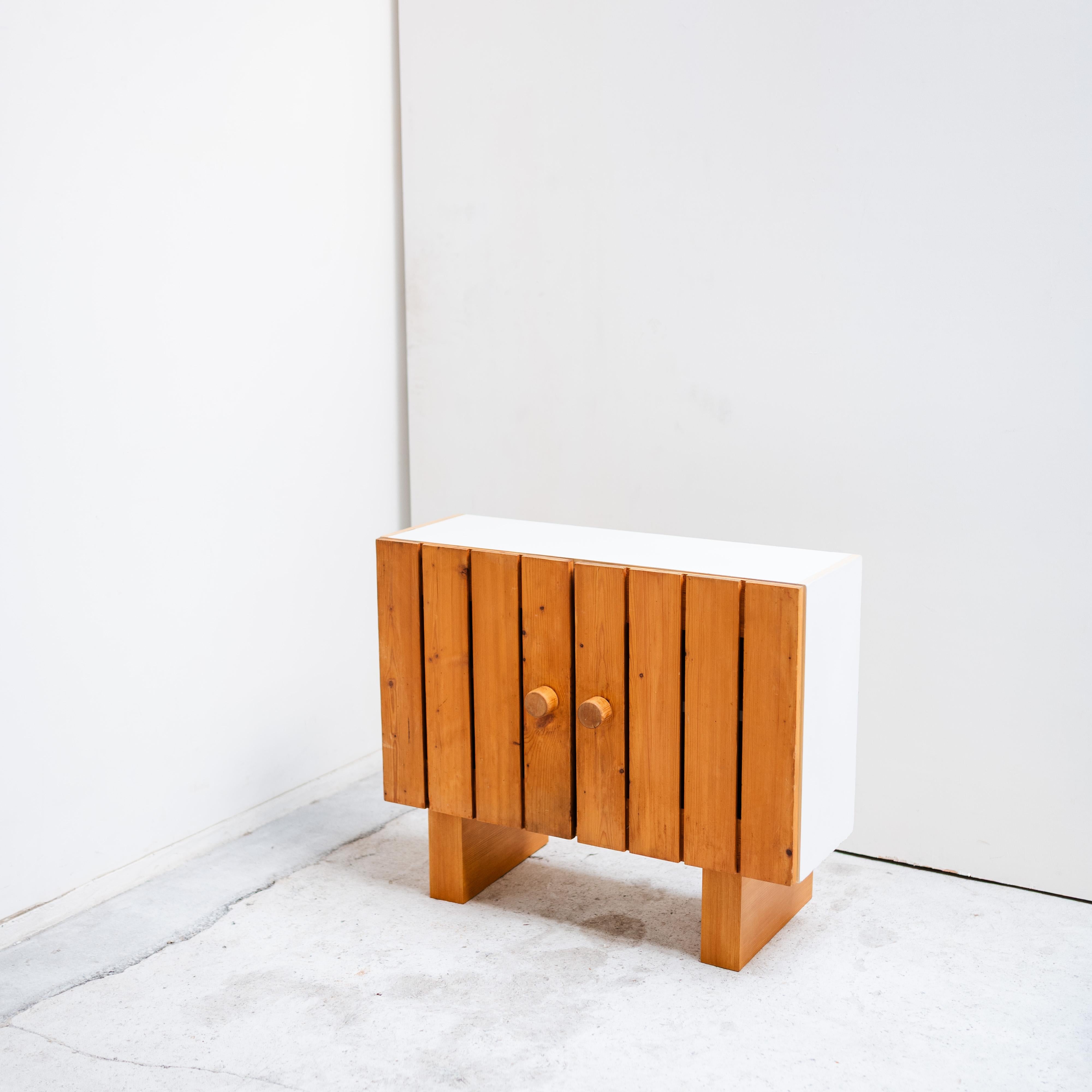 Planche latérale des Arcs 1800 de Charlotte Perriand, France,  1970s en vente 6