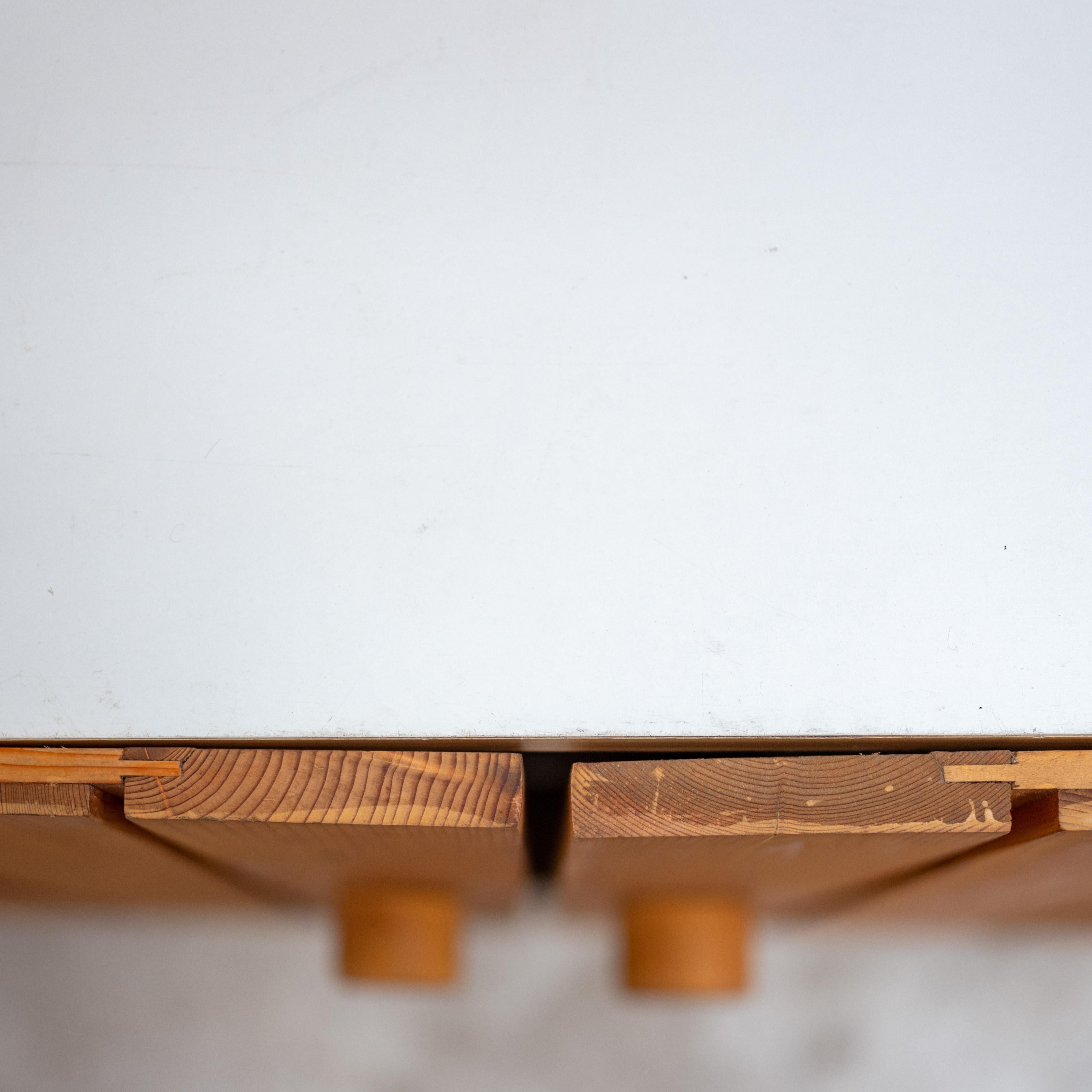 Planche latérale des Arcs 1800 de Charlotte Perriand, France,  1970s en vente 8