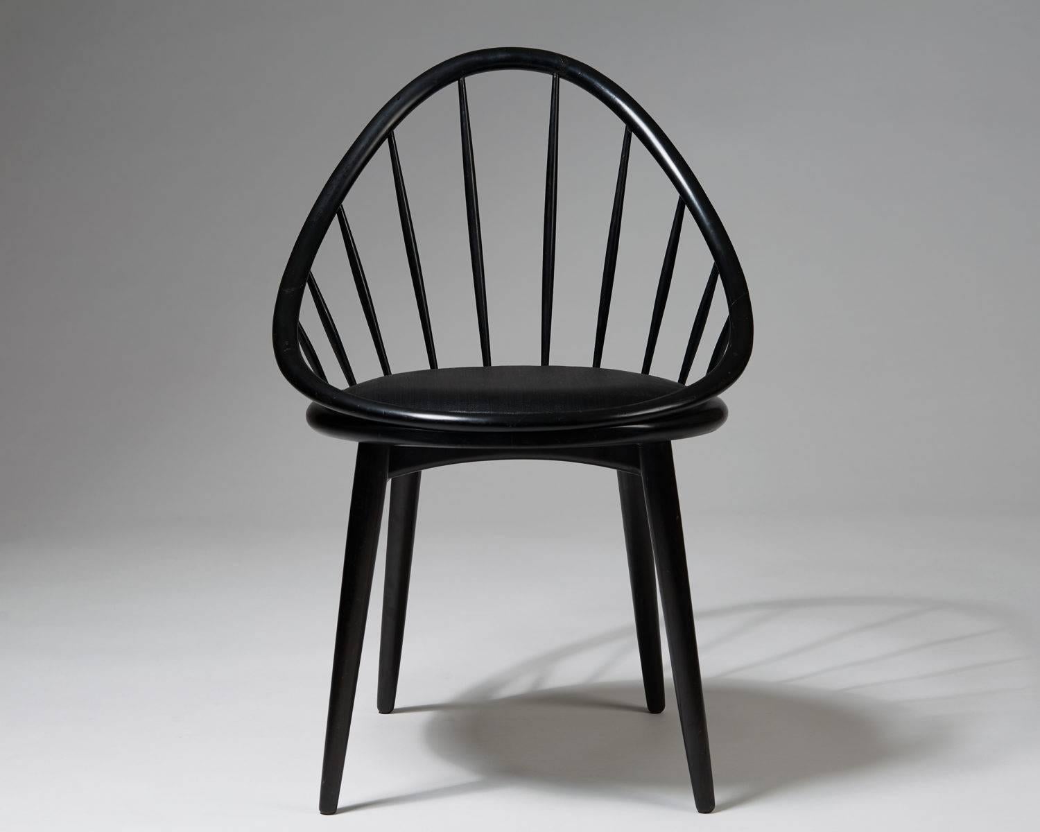 Side chair, anonymous, 
Sweden, 1950s.

Lacquered wood and horse hair.