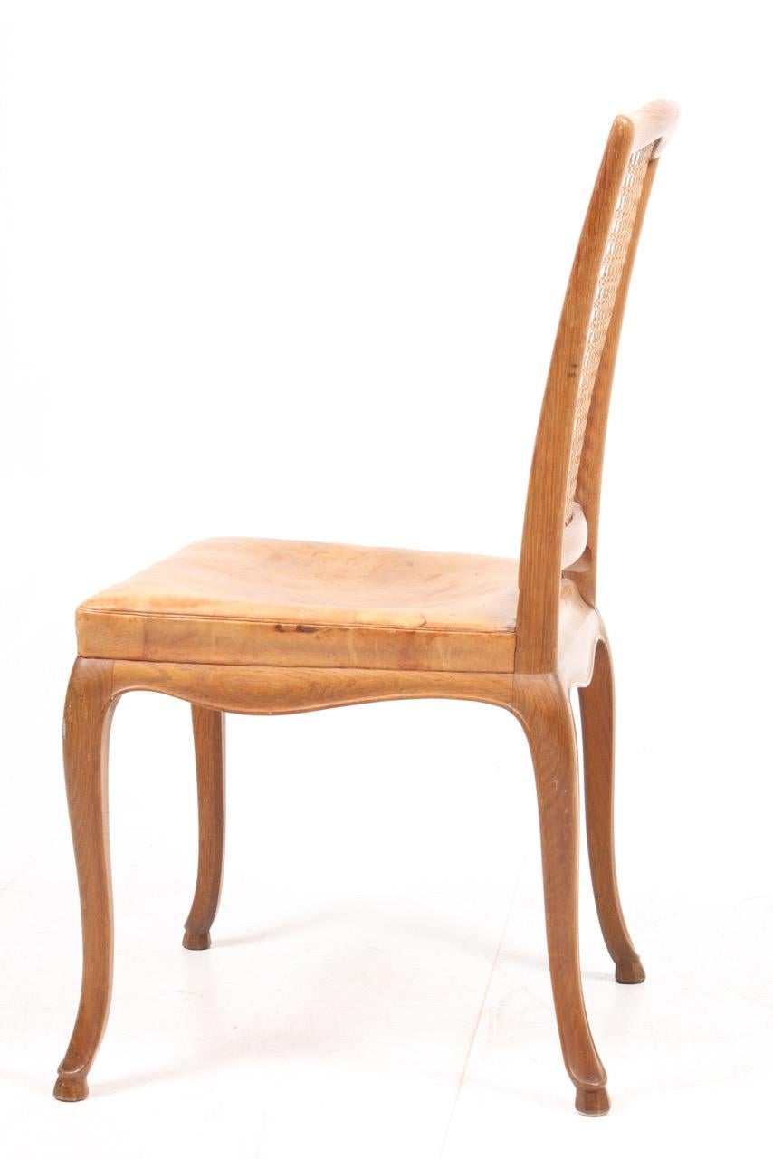 Side Chair in Patinated Leather and Oak by Frits Henningsen, Danish Design 1940s In Good Condition In Lejre, DK