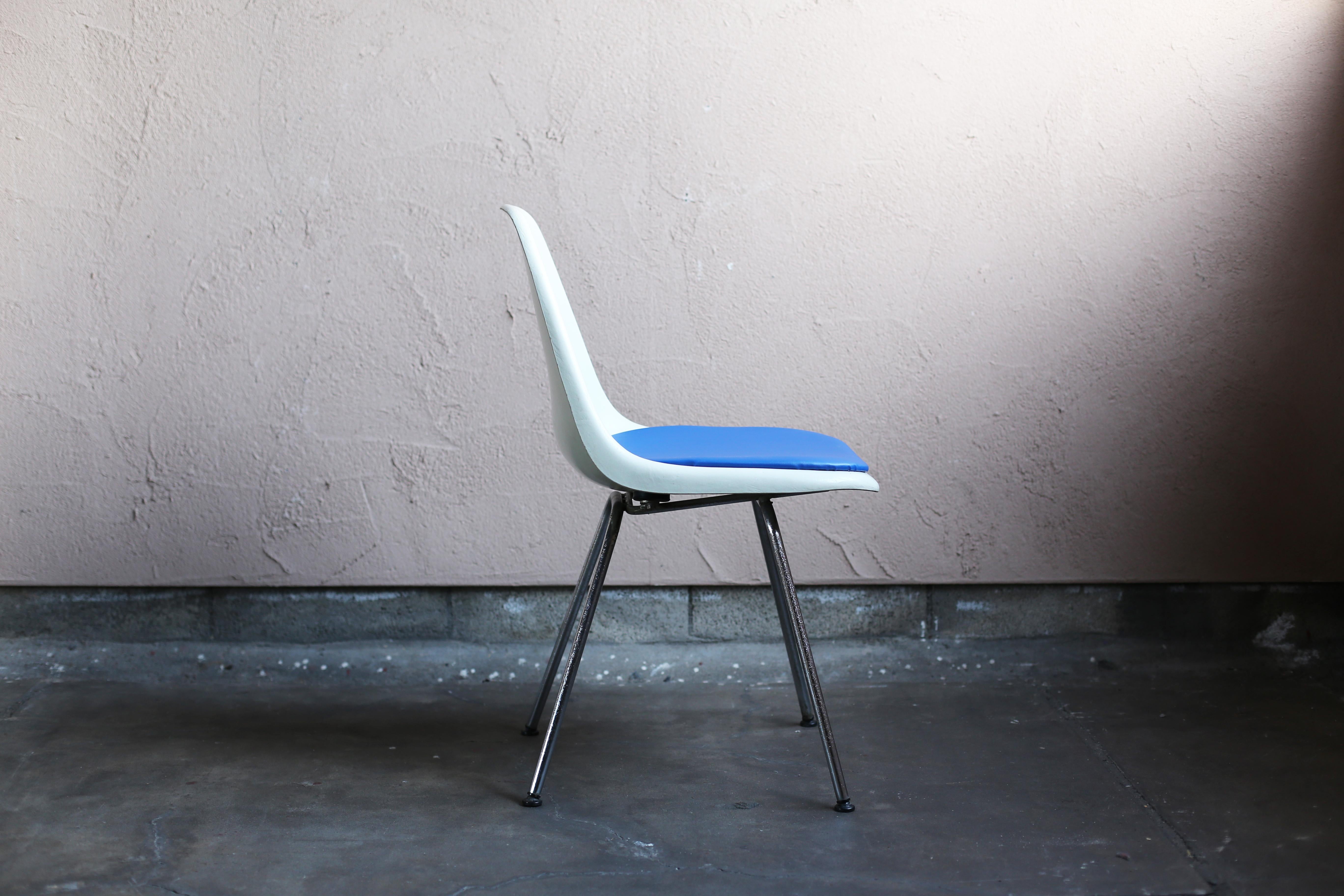 Acrylic Side Chair with cushion by Isamu Kenmochi for Kotobuki For Sale