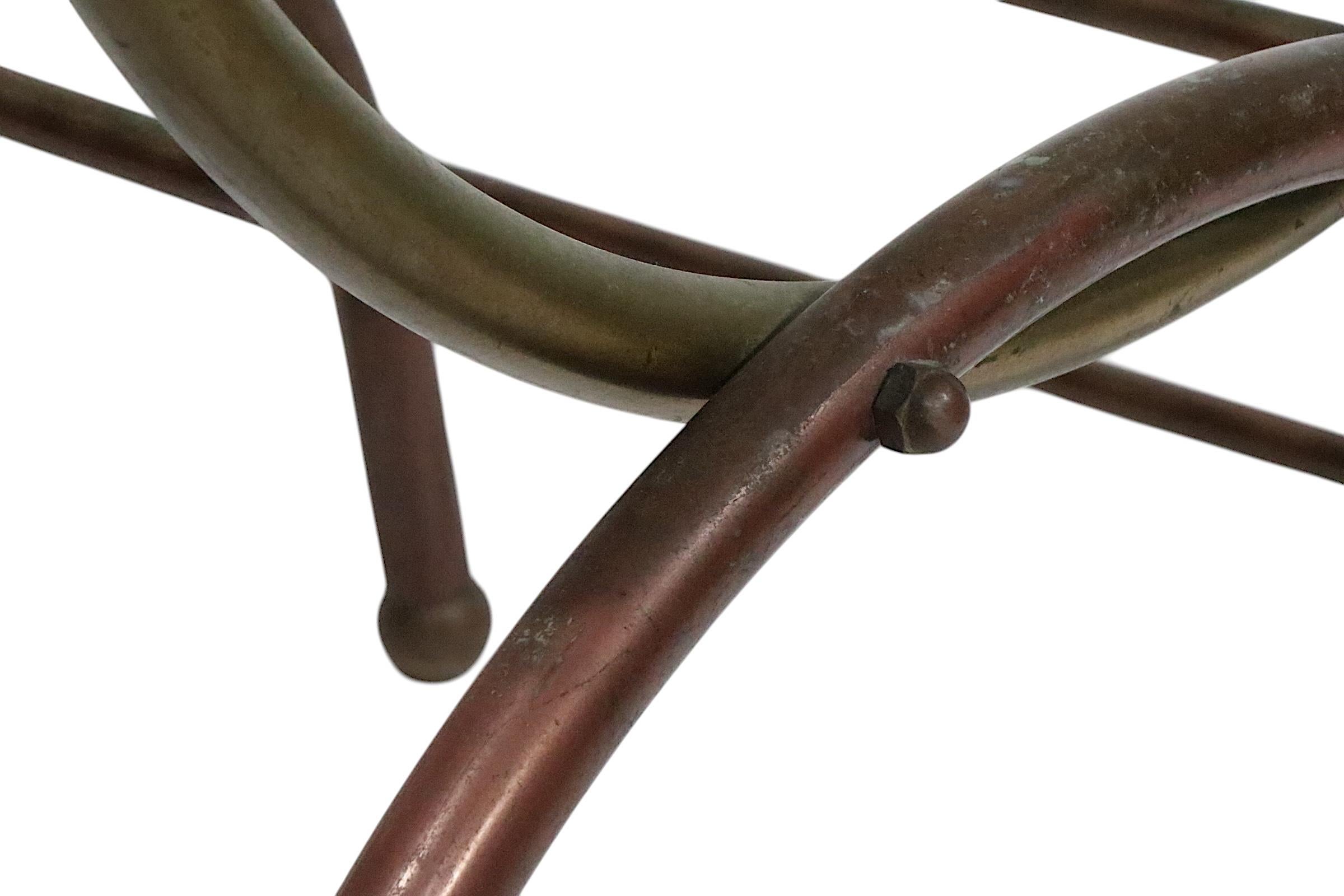 Chaise d'appoint à structure tubulaire en laiton, assise en maille métallique et embouts Ball, c.A.I.C. en vente 8