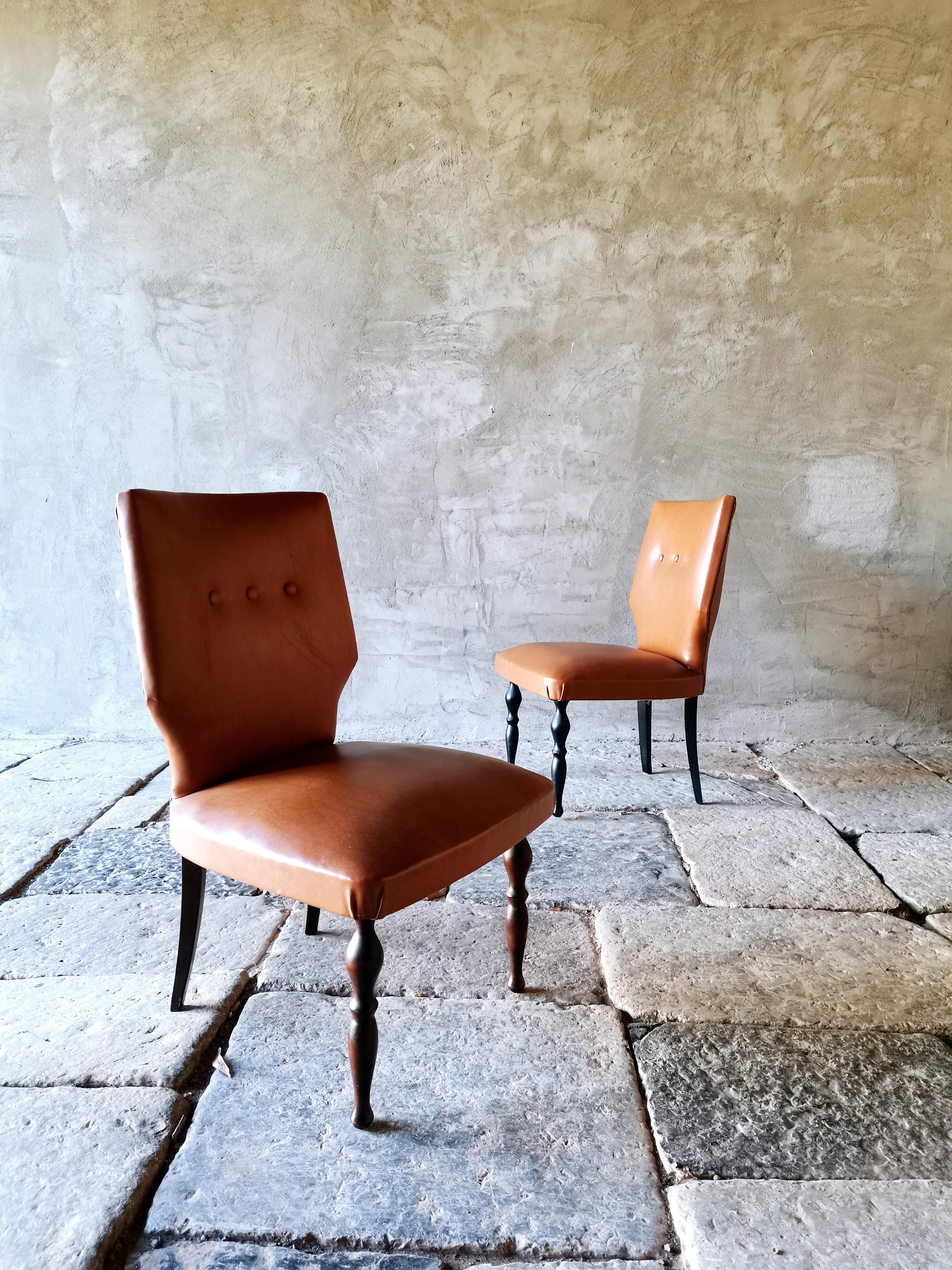 Imitation cuir Chaises d'appoint 1950 Italie paire par Guglielmo Ulrich en vente