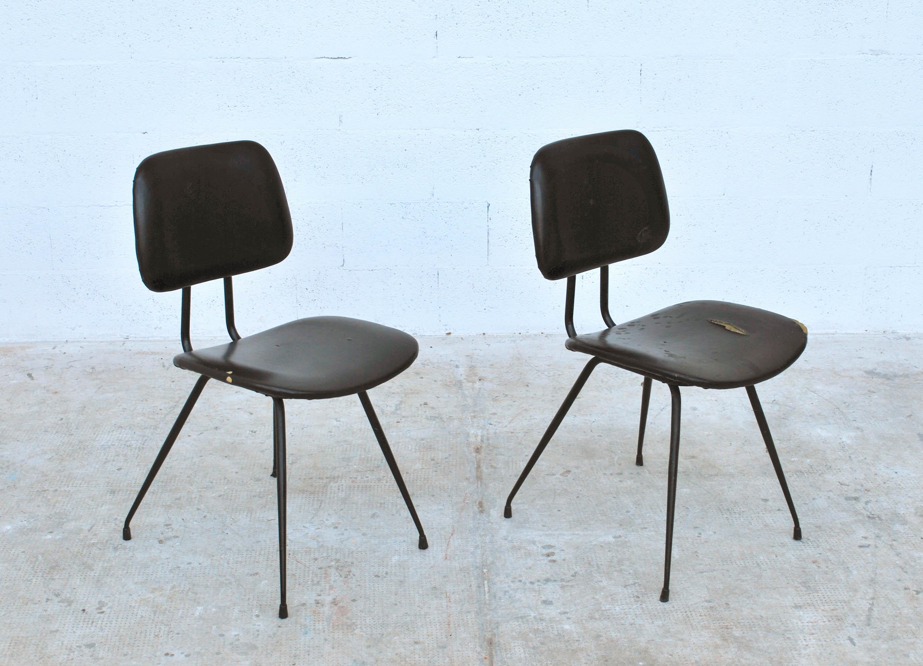 Side chairs DU12 designed by Mario Rinaldi for Rima producer - Italy - 1950s 
This article is a well-known design, well documented in the general design literature.
The history of design, above all Italian, has combined, since the early decades of