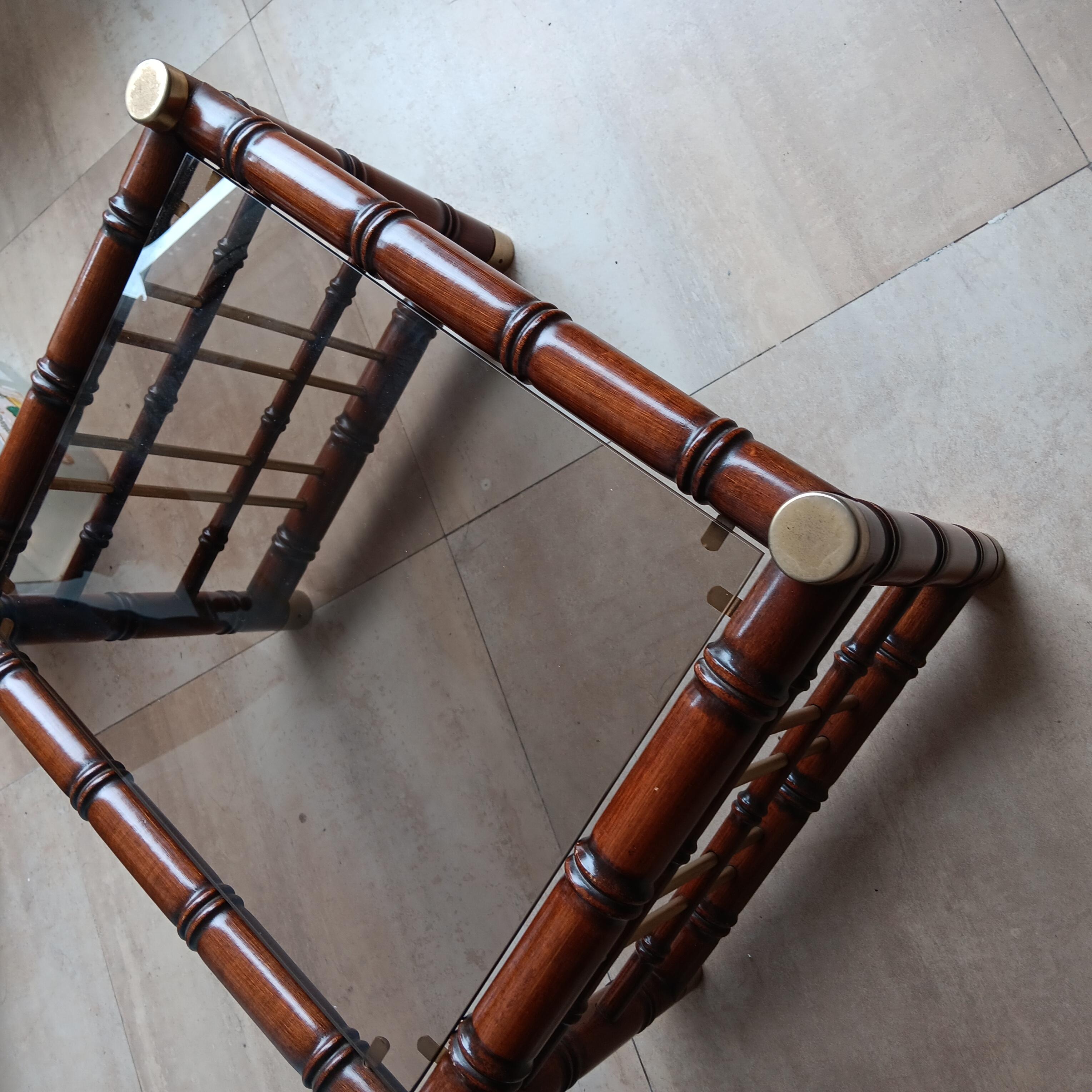 Côté, Café  Table ou table d'appoint Hollywood Regency en faux bambou et laiton en vente 5