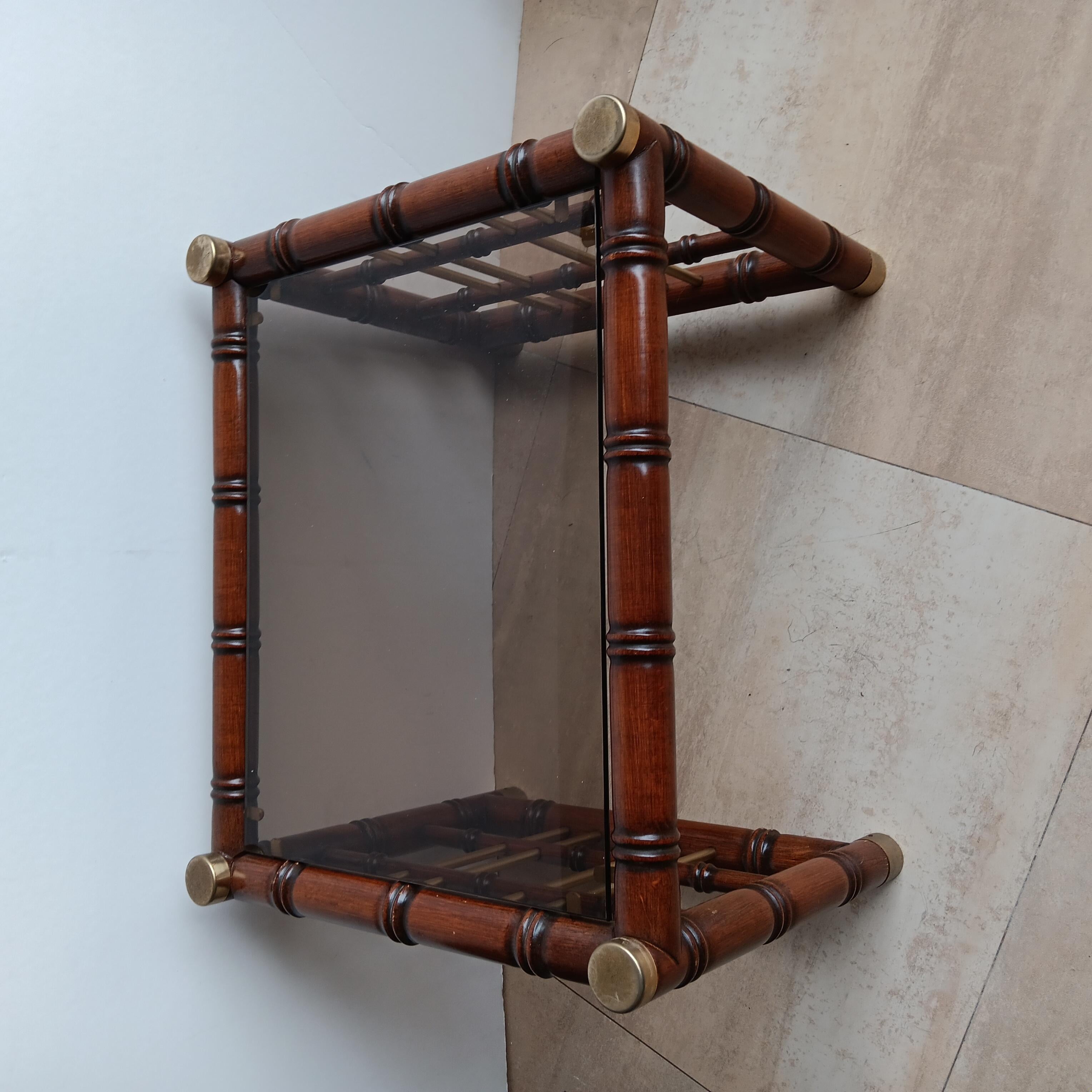 Côté, Café  Table ou table d'appoint Hollywood Regency en faux bambou et laiton en vente 9