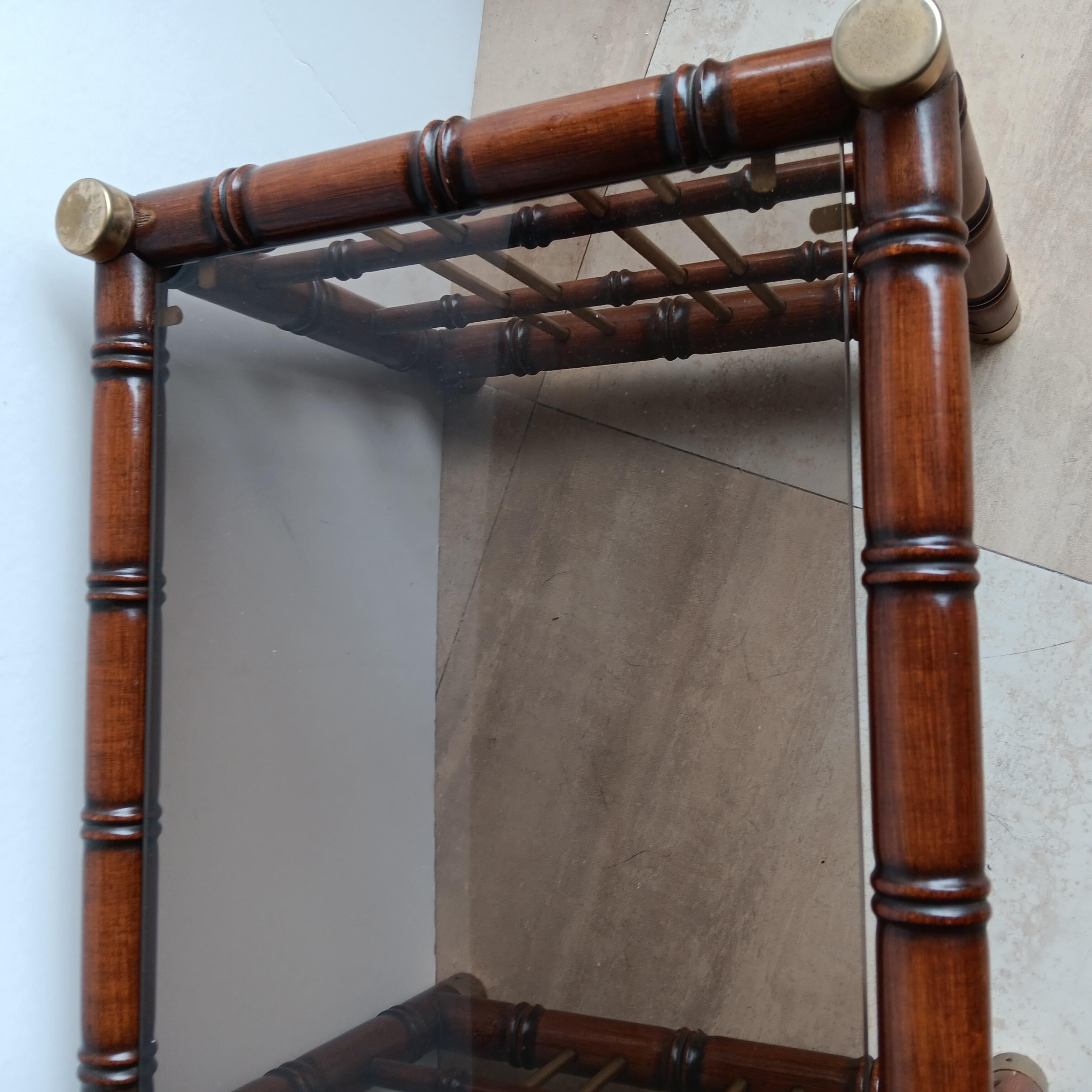 Côté, Café  Table ou table d'appoint Hollywood Regency en faux bambou et laiton en vente 10