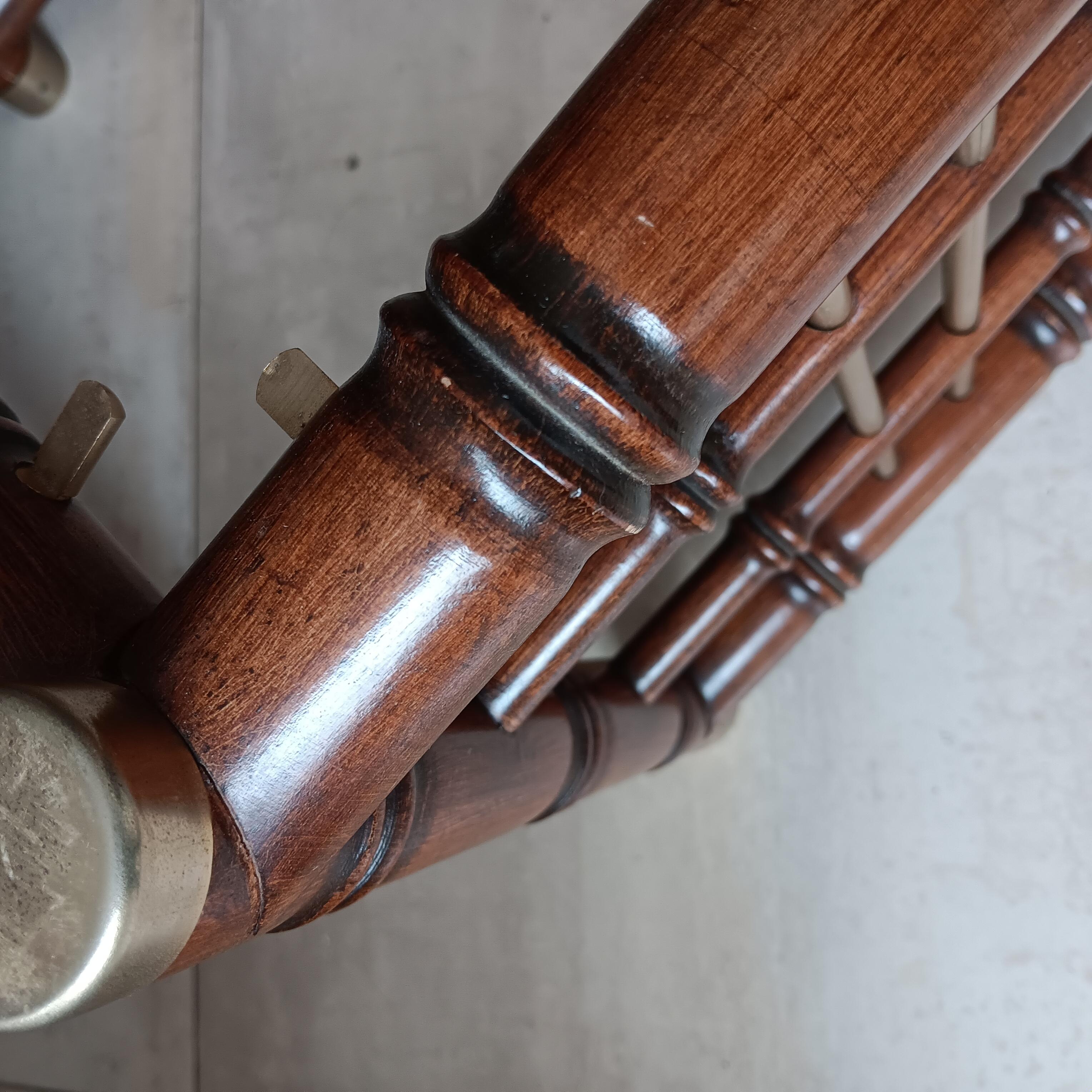 Côté, Café  Table ou table d'appoint Hollywood Regency en faux bambou et laiton en vente 2
