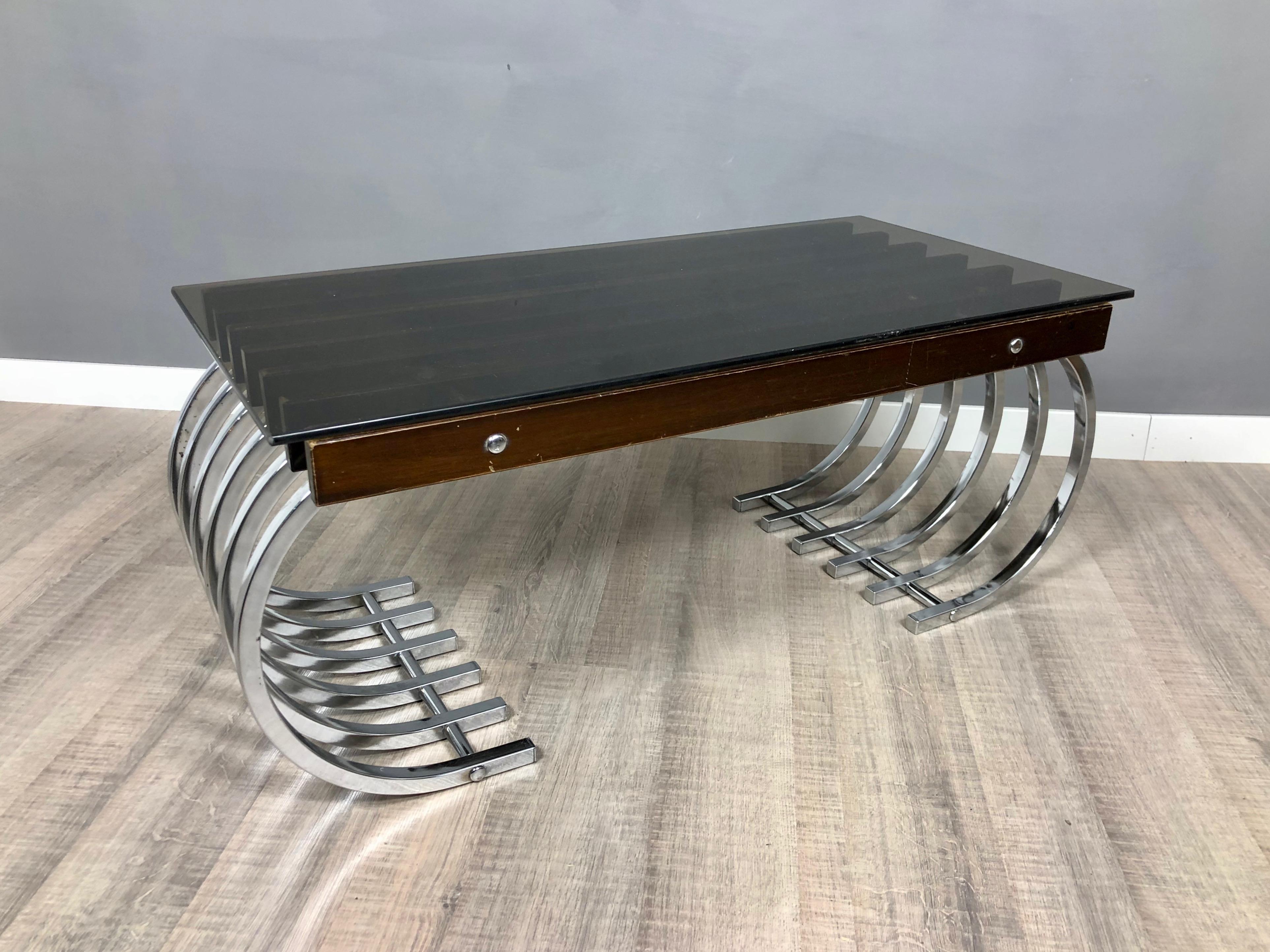 Table basse d'appoint en bois, chrome et verre fumé, Italie, 1970 en vente 1