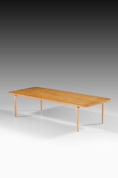 Mesa auxiliar / de centro con tablero de abedul de Carelia y haya de Bruno Mathsson, 1967