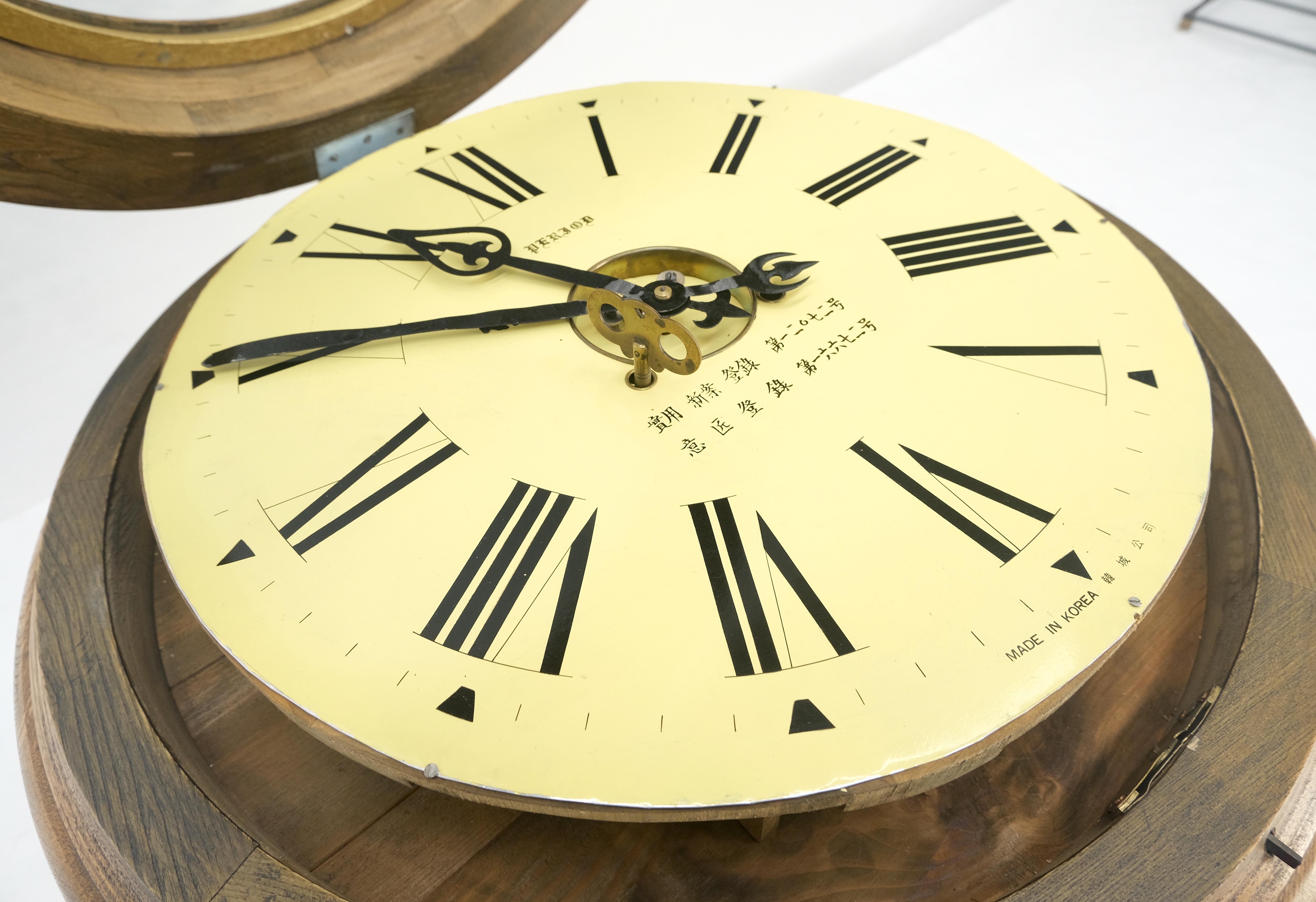 Side Coffee Table w/ a Working Street Wall Clock Top Storage Compartment Base For Sale 4