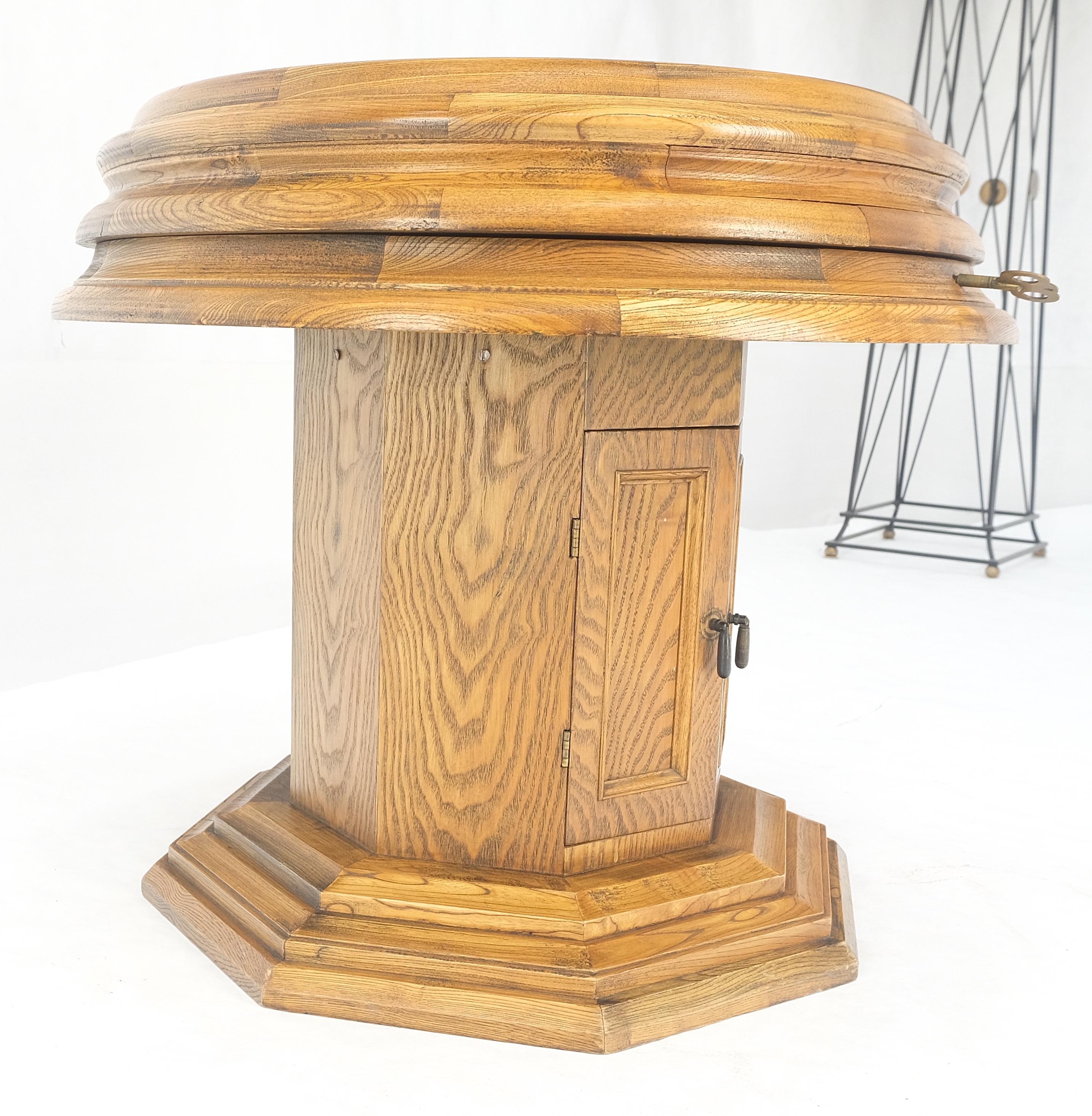 Side Coffee Table w/ a Working Street Wall Clock Top Storage Compartment Base For Sale 6