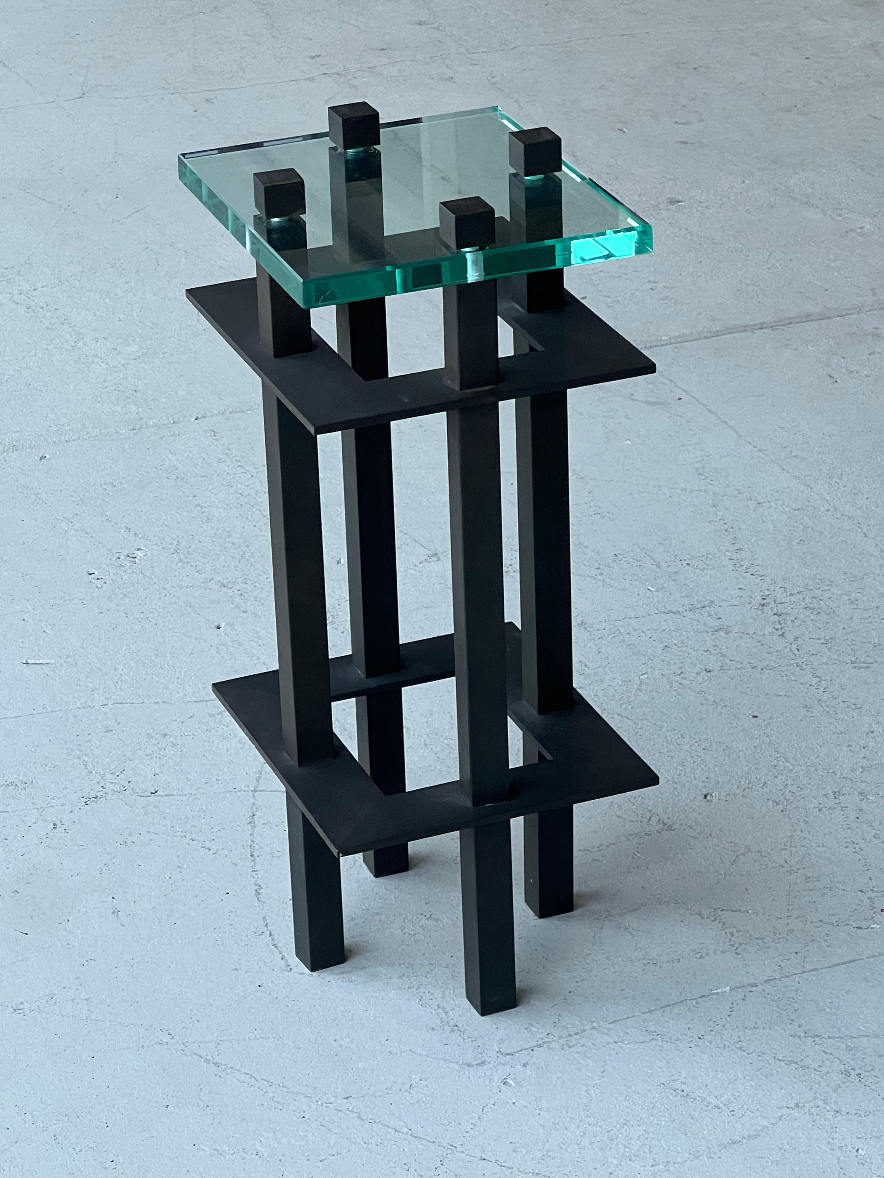 Fin du 20e siècle Table à boire en bronze et verre Minimalist Modern en vente