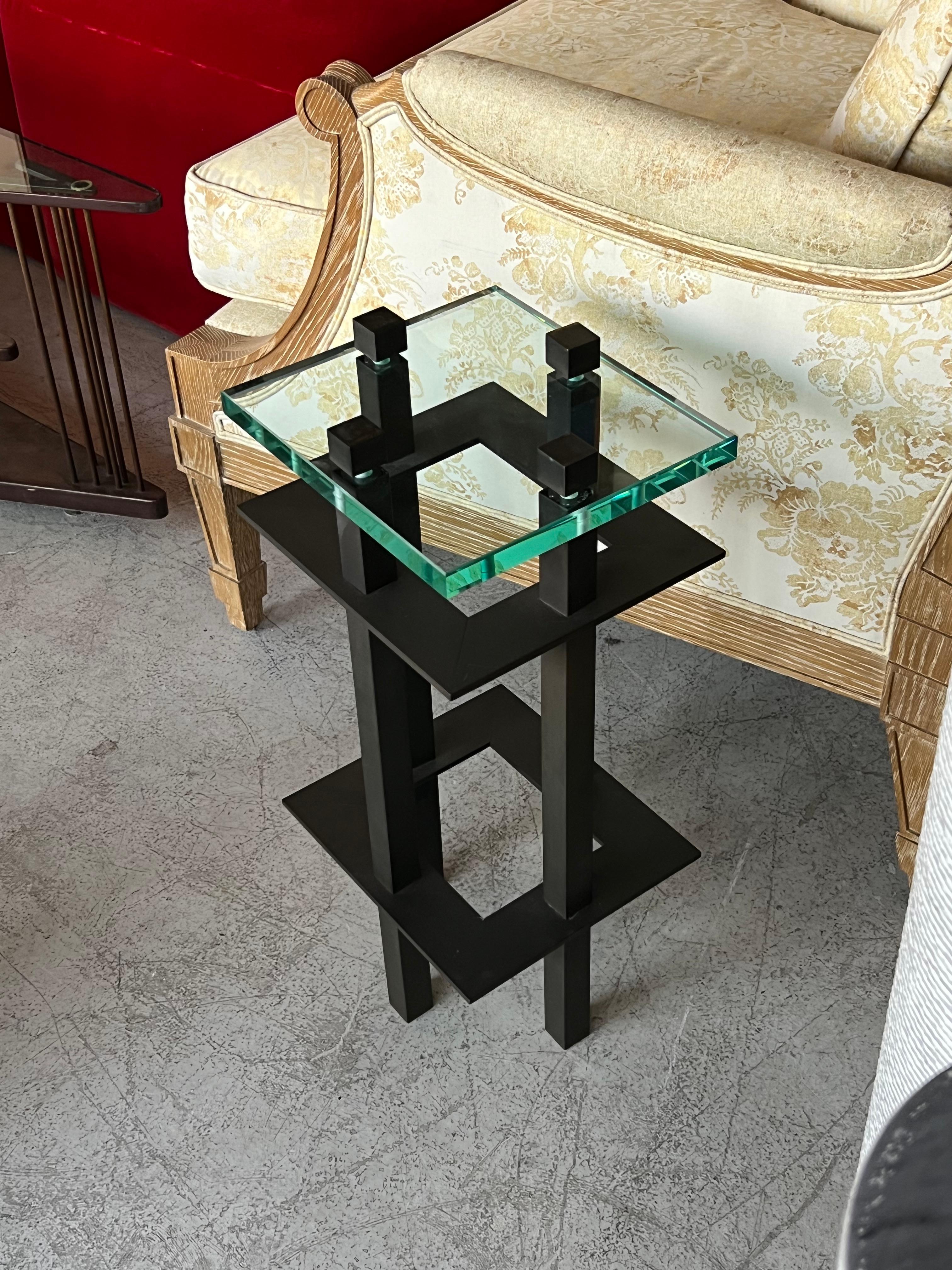 Table à boire en bronze et verre Minimalist Modern en vente 2
