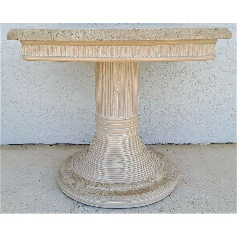 Table d'extrémité d'appoint en pierre tessellée et bambou fendu Bon état - En vente à Lake Worth, FL