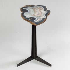 Beistelltisch oder Cocktailtisch, brasilianisches Achat mit schwarzem Metallsockel