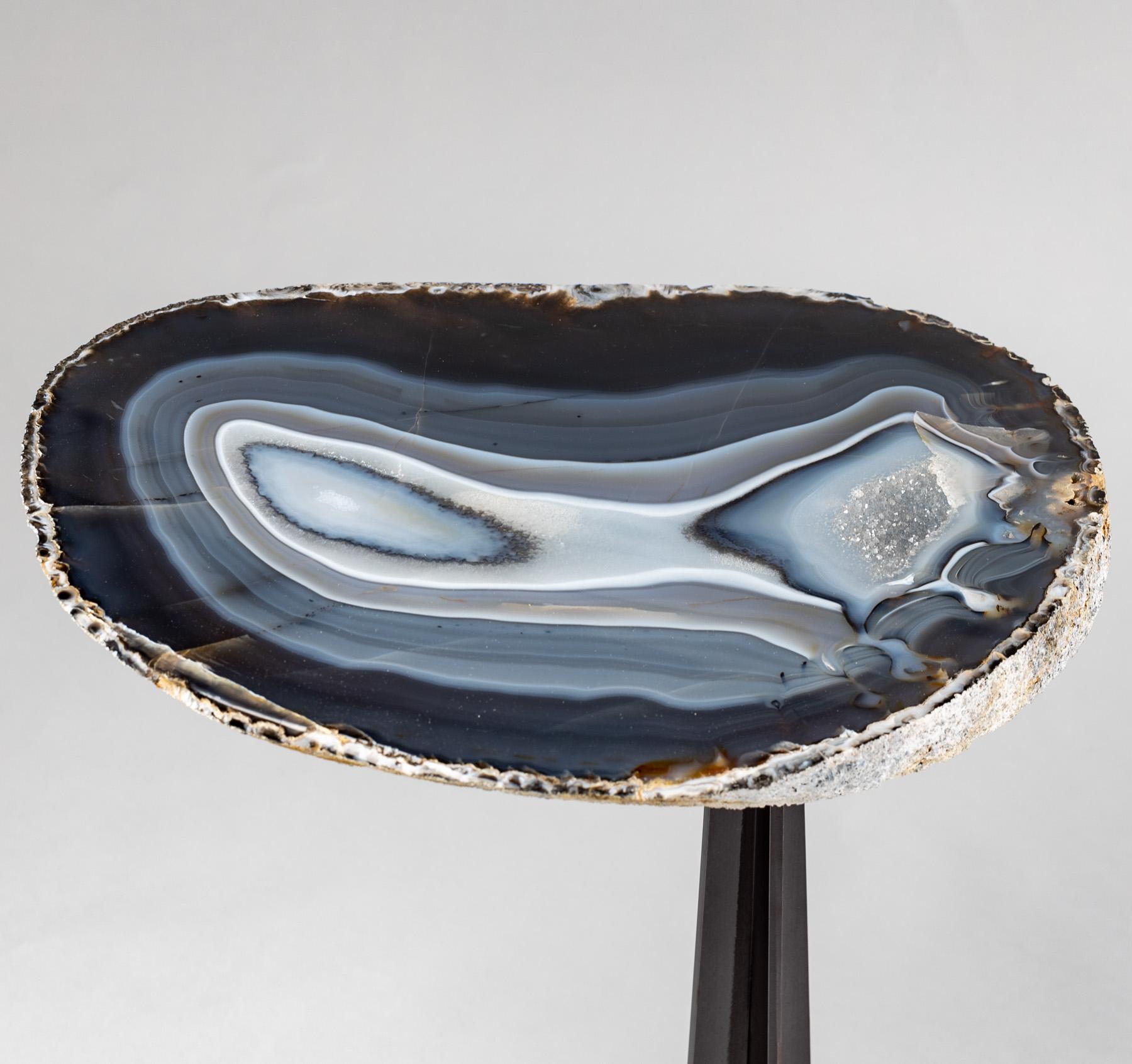 Side or Cocktail Table, Brazilian Agate with Black Color Metal Base In New Condition In Polanco, CDMX