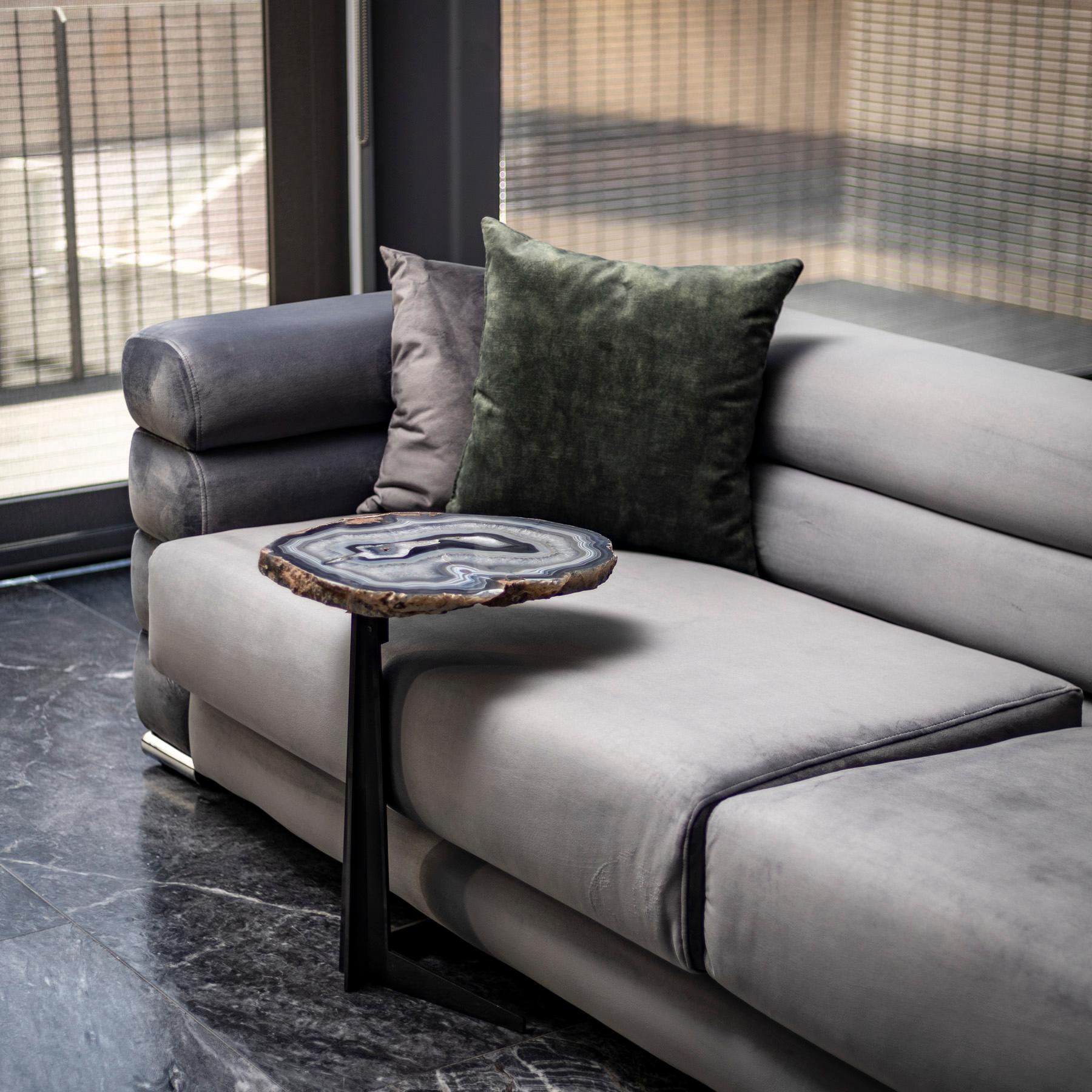 Table d'appoint ou de cocktail en agate brésilienne avec base en métal inoxydable en vente 2