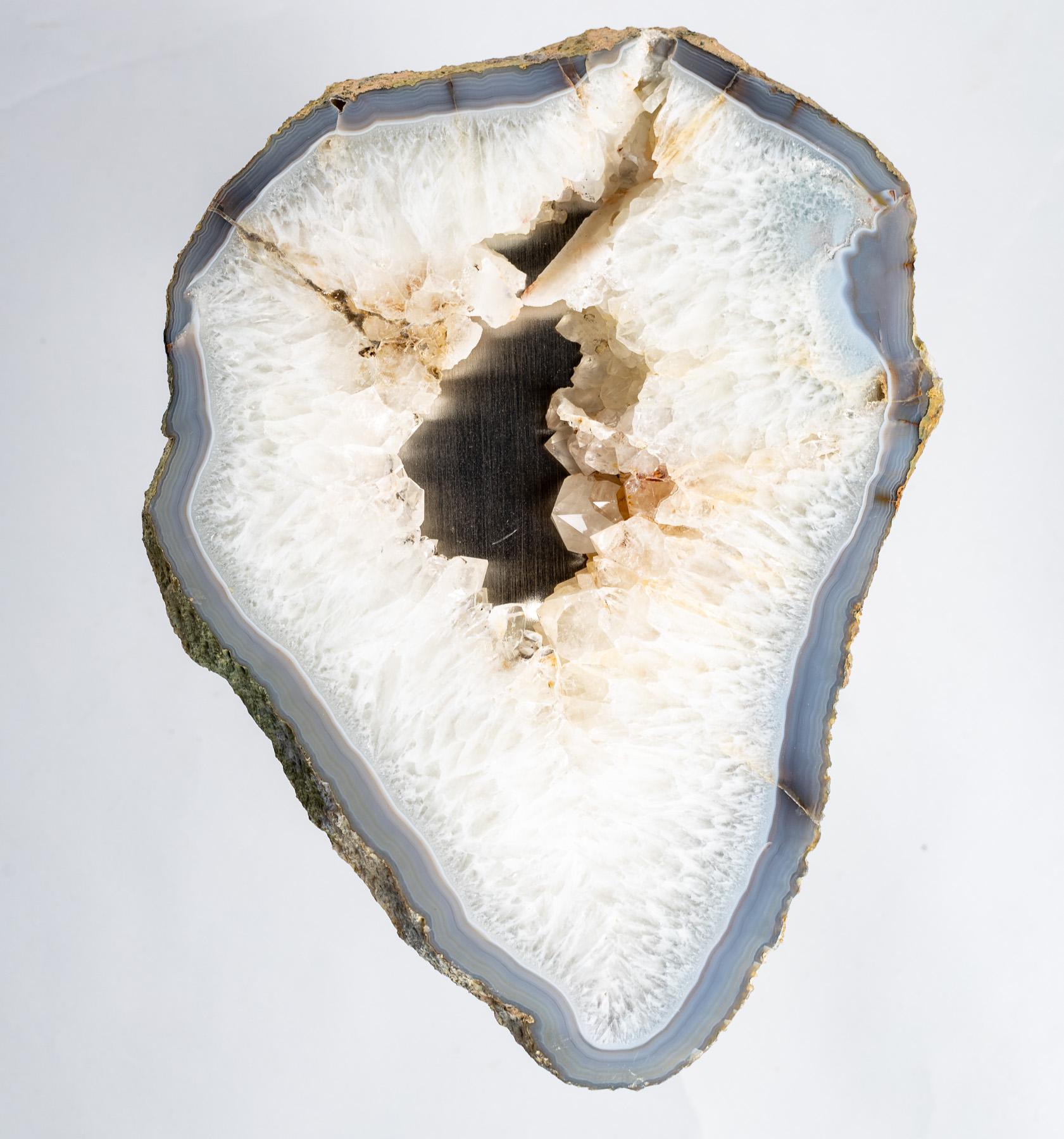 XXIe siècle et contemporain Table d'appoint ou de cocktail, agate brésilienne avec base en métal inoxydable en vente