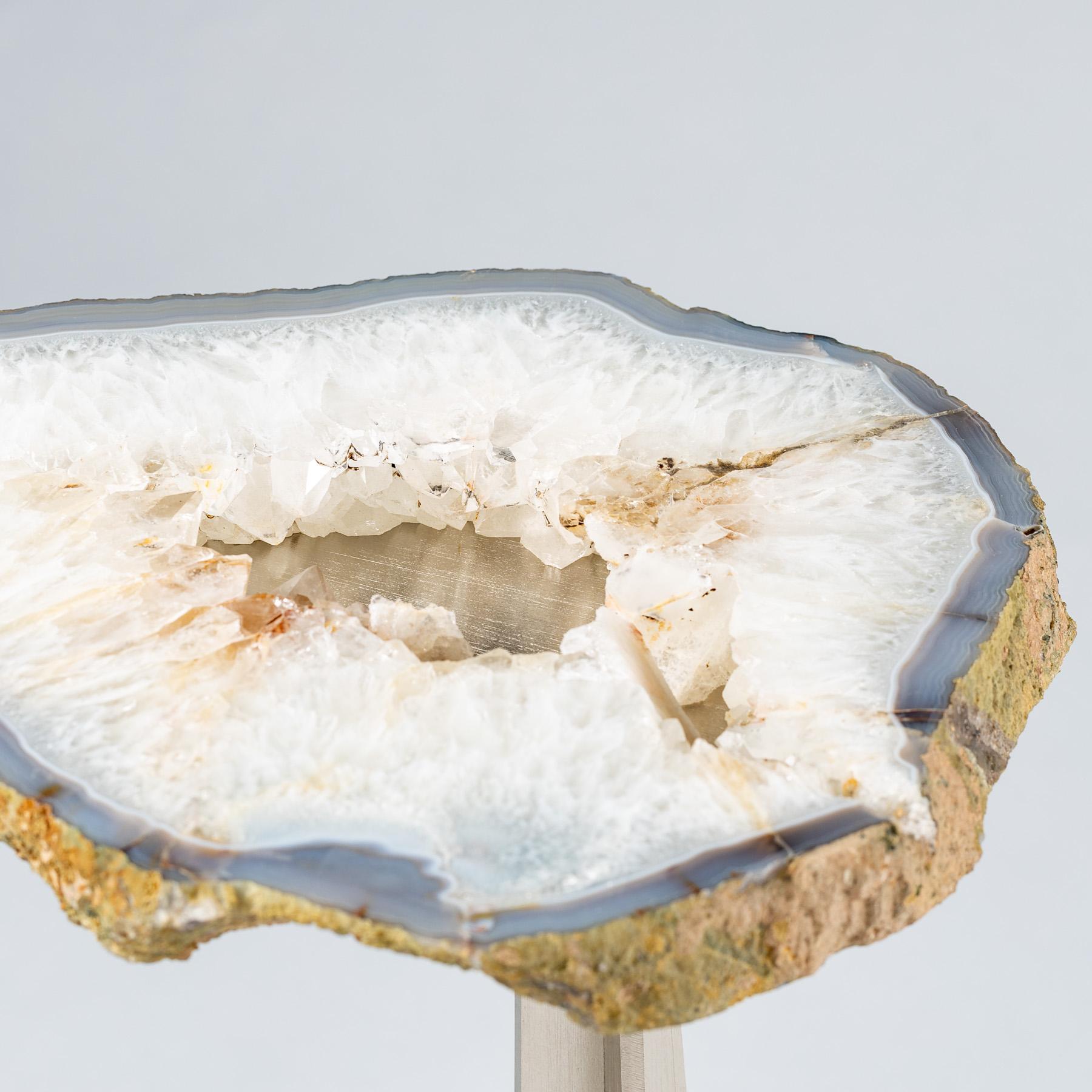 Métal Table d'appoint ou de cocktail, agate brésilienne avec base en métal inoxydable en vente