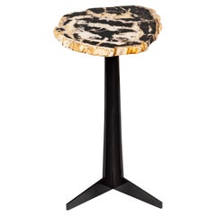 Tavolino o Cocktail Table, lastra di legno pietrificato con base in metallo nero
