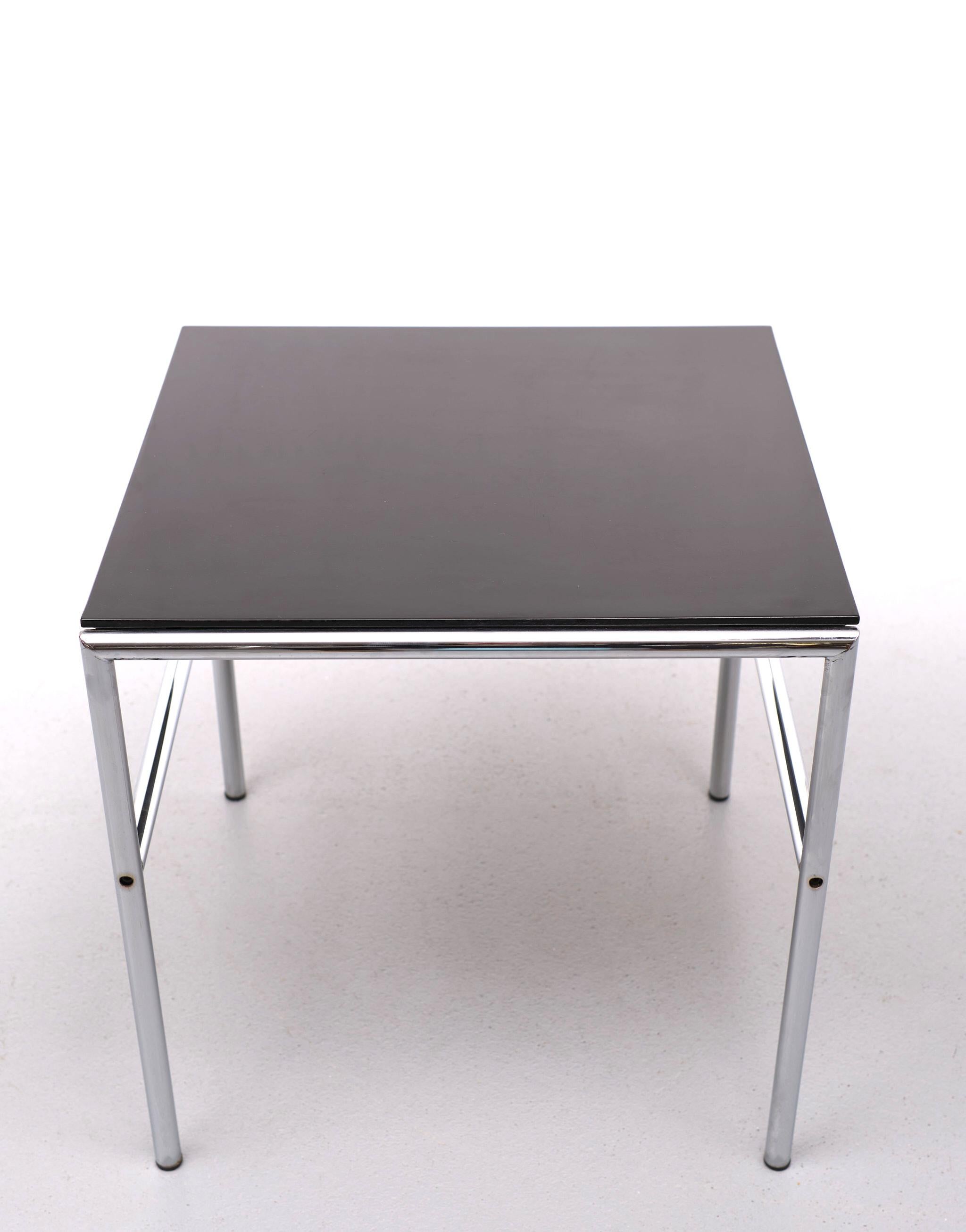 Aluminium Table d'appoint ou de canapé des années 1960 attribuée à T Spectrum, Hollande en vente