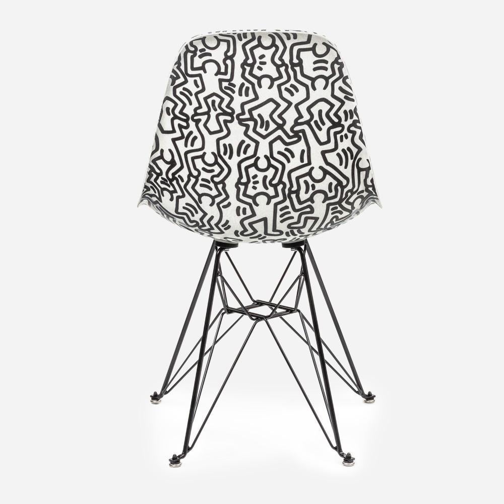 Case Study Furniture chair (figures)
Fiberglass side shell Eiffel chair by Modernica
32 H x 18.5 W x 21 D inches
seat height: 18