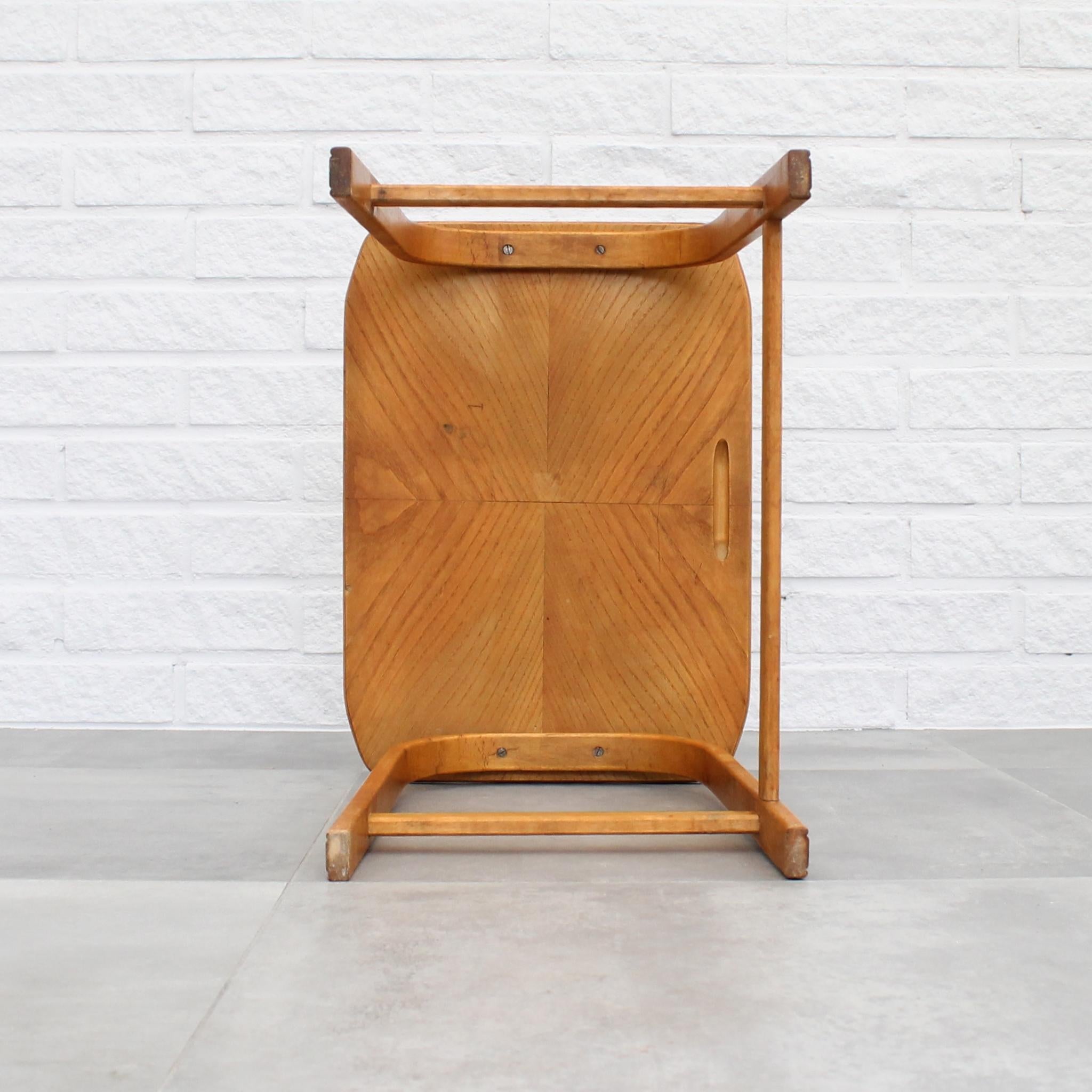 Side table 741 by Axel Larsson for Svenska Möbelfabrikerna in Bodafors, 1940s In Good Condition For Sale In Forserum, SE