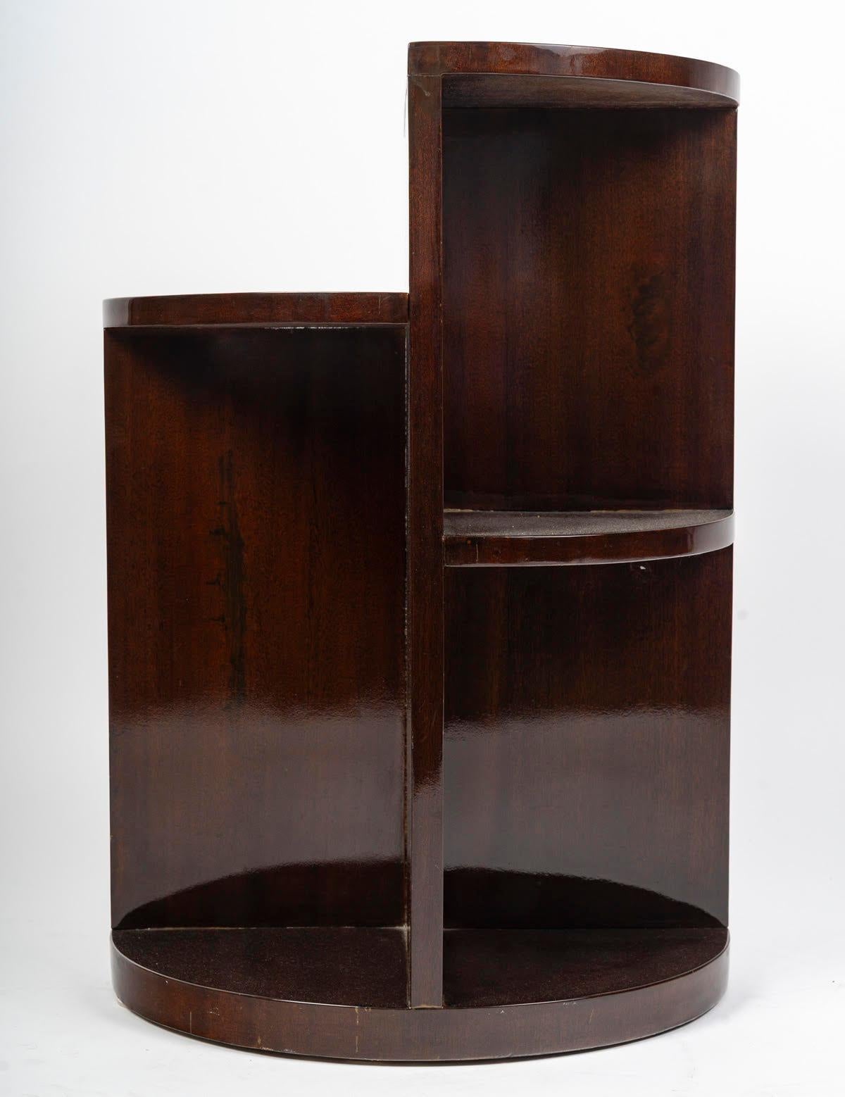 Table d'appoint, période Art déco, 1930.

Table d'appoint d'époque Art Déco 1930.
H : 65cm, D : 46cm