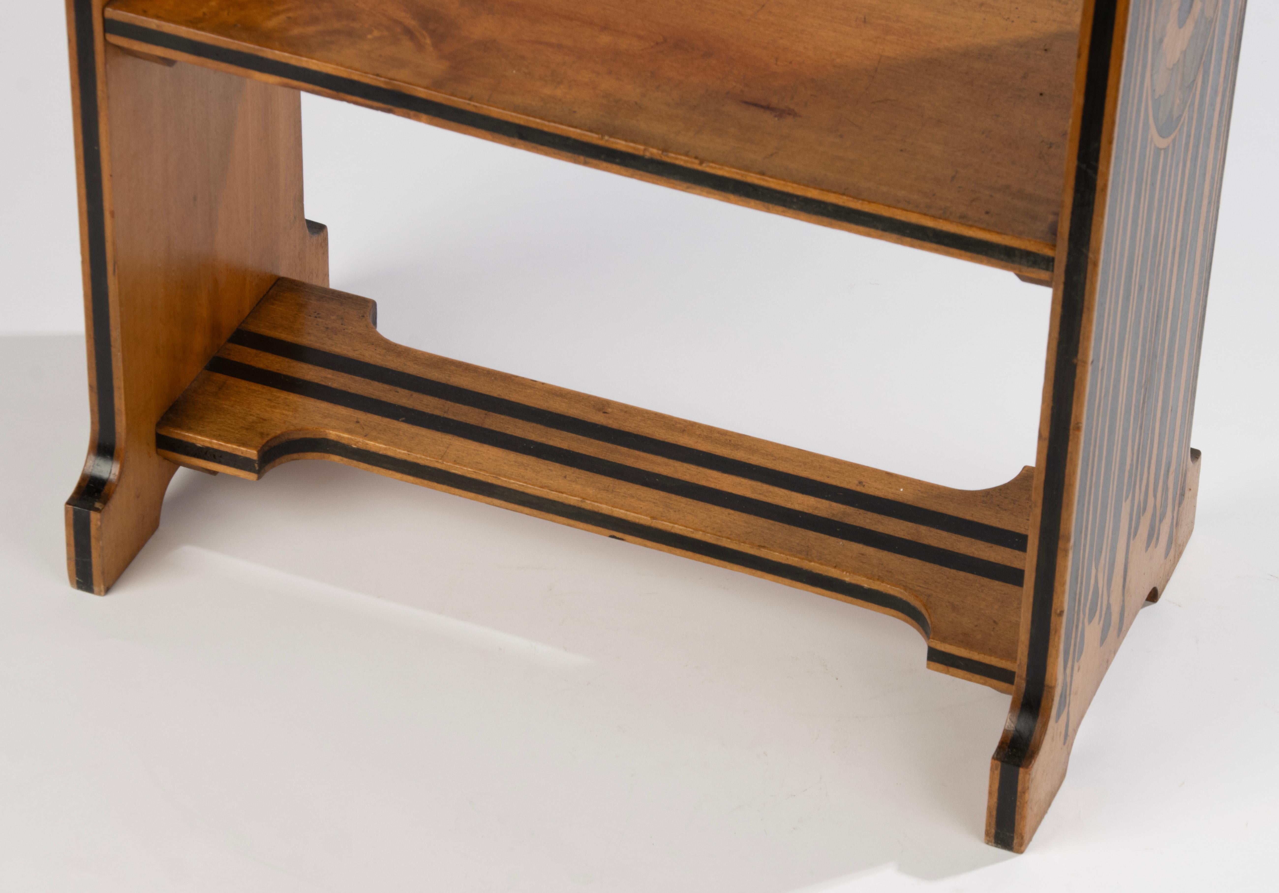 Table d'appoint - Période Art Déco - Marqueterie de fleurs en Wood en vente 6