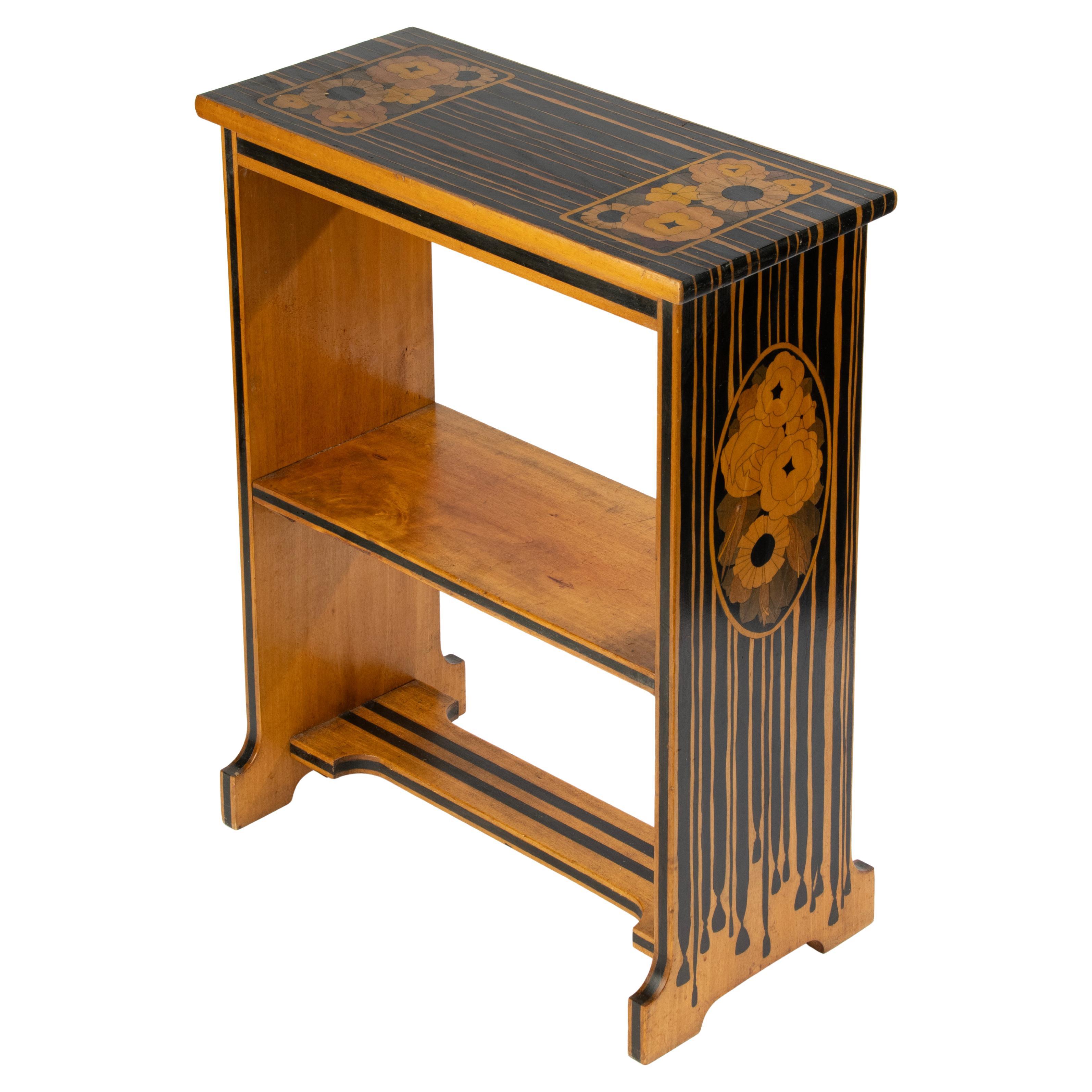 Table d'appoint - Période Art Déco - Marqueterie de fleurs en Wood en vente