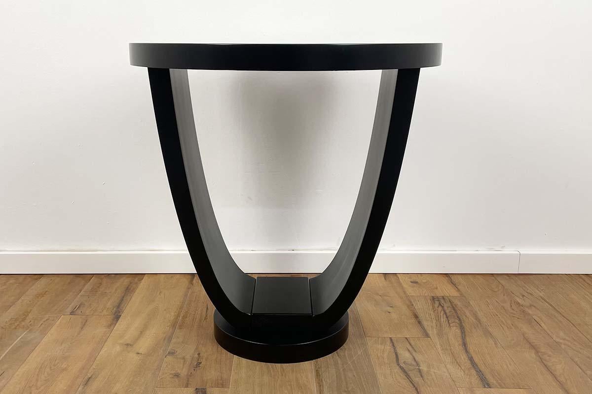 Side table in Art Deco style matt black lacquered
Art Deco side table style furniture - own design
With this design we were inspired by the Art Deco and Bauhaus tables and created a very beautiful side table in the Art Deco style. Noble and elegant,