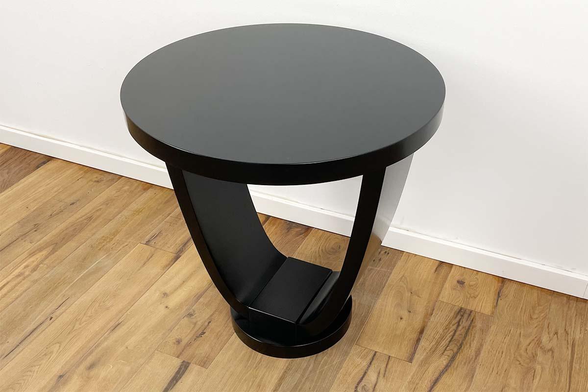 German Round Side Table Art Deco Style in Black by Tischlerei Hänsdieke. For Sale