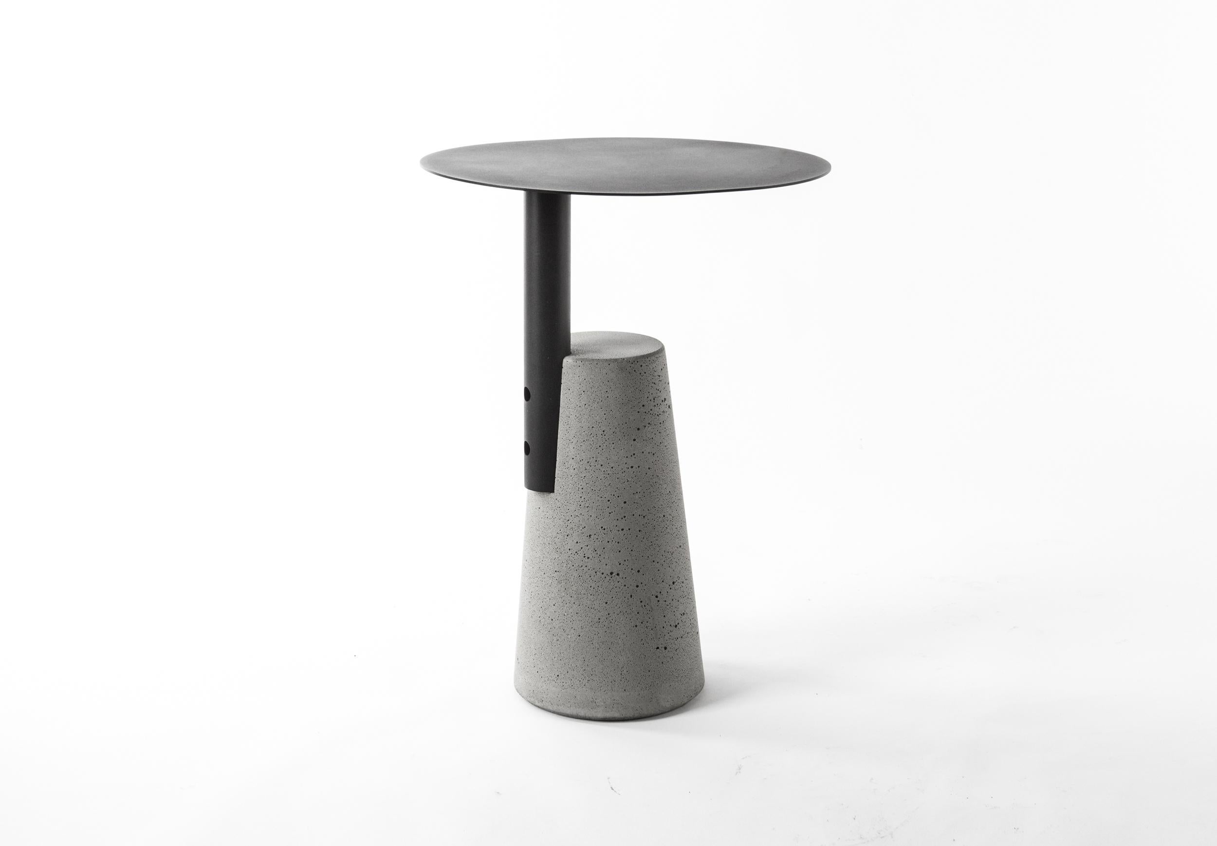 Side Table 'BAI' Made of Concrete and Steel 'Large' '+Colors' For Sale 3