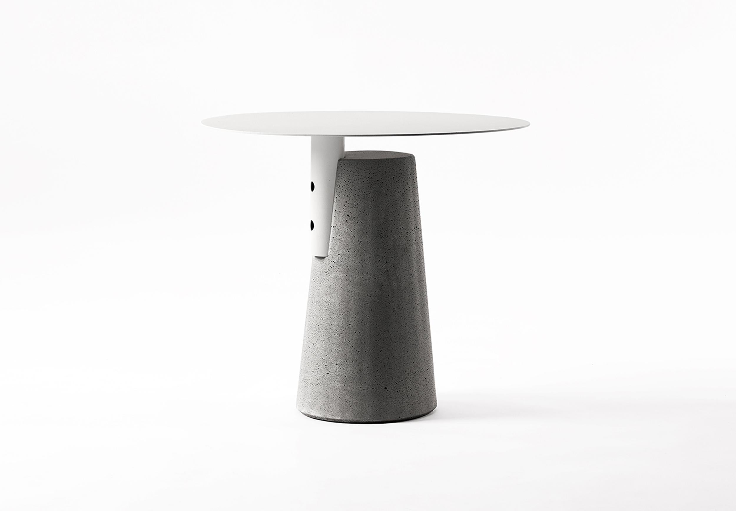 Side Table 'BAI' Made of Concrete and Steel 'Large' '+Colors' For Sale 1