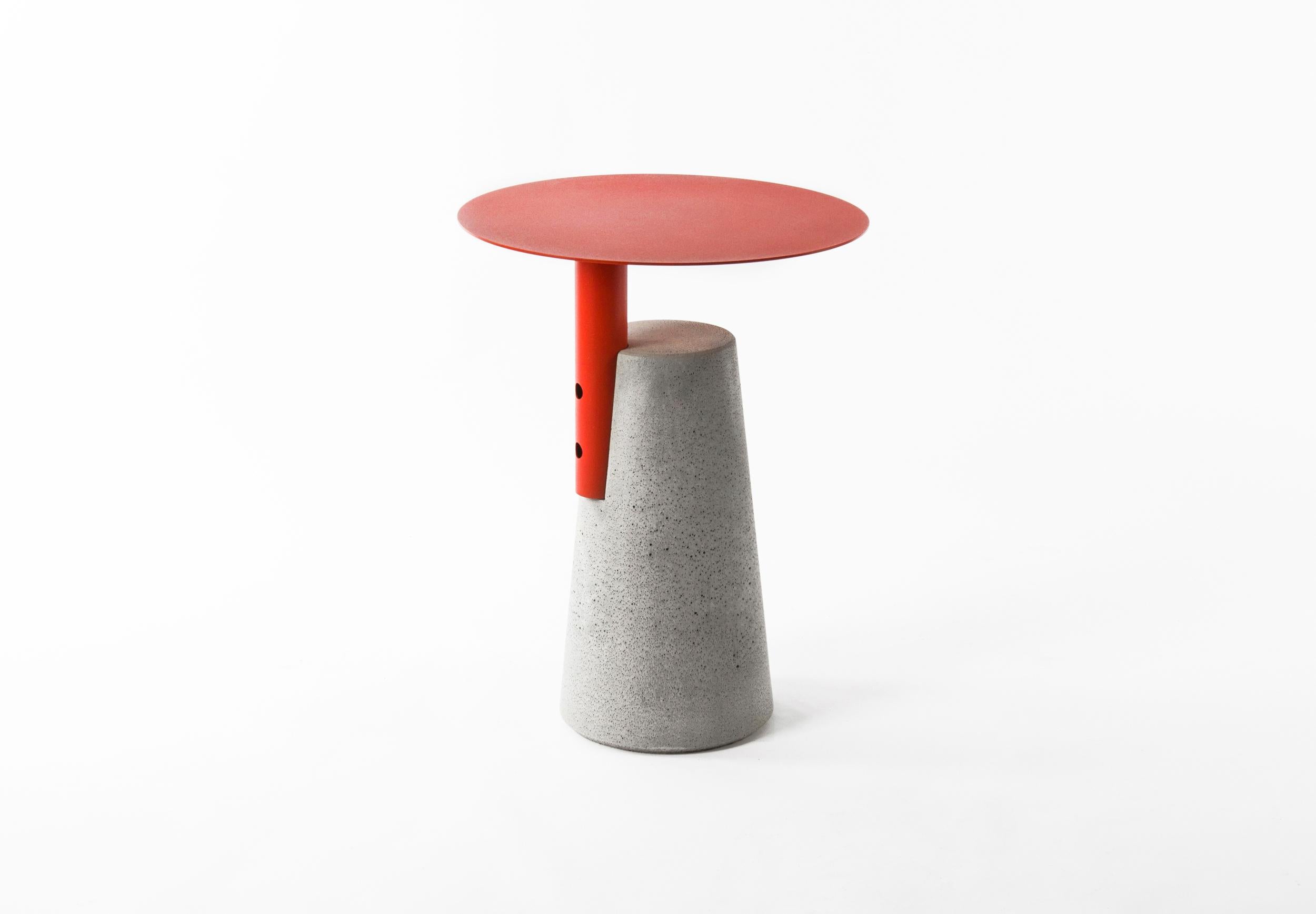 Side Table 'BAI' Made of Concrete and Steel 'Large' '+Colors' For Sale 2
