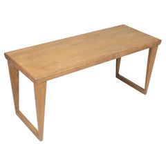 Table d'appoint/ banc en chêne d' Aksel Kjersgaard pour le mobilier Odder dans les années 1960