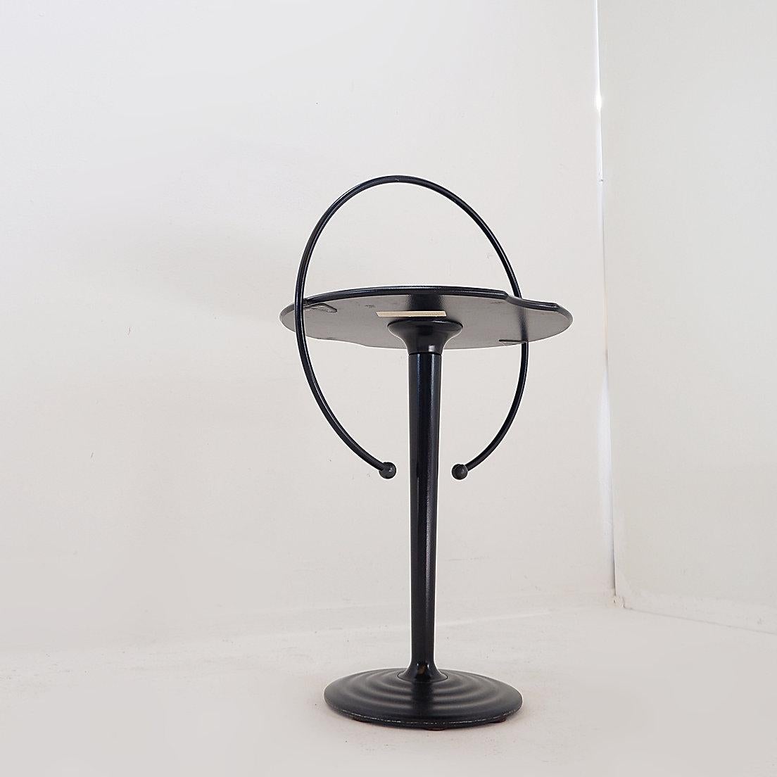 Français Table d'appoint Besico de Siggi Fischer pour Leolux, 1994 en vente