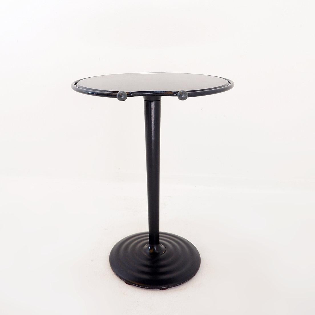 Table d'appoint Besico de Siggi Fischer pour Leolux, 1994 en vente 1