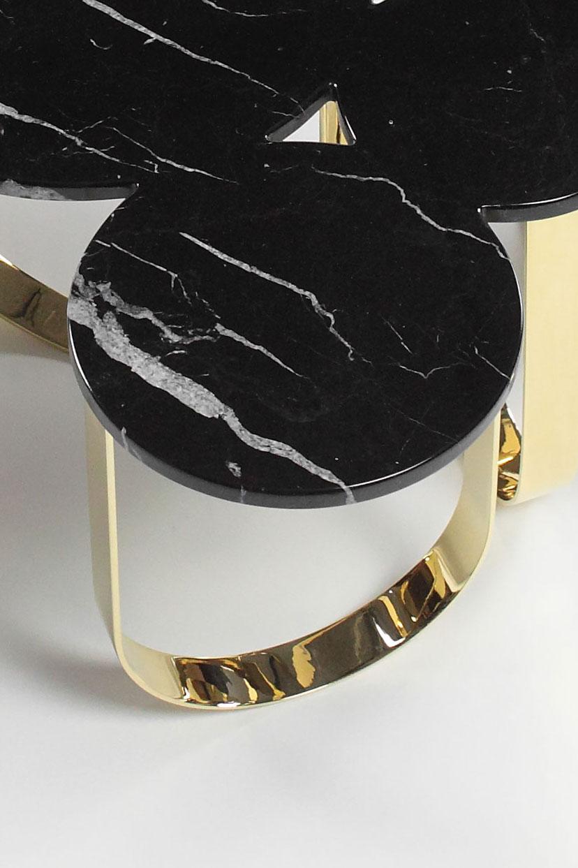 Moderne Side or End Table Black Marquinia Marble Mirror Brass Gold Collectible Design en vente