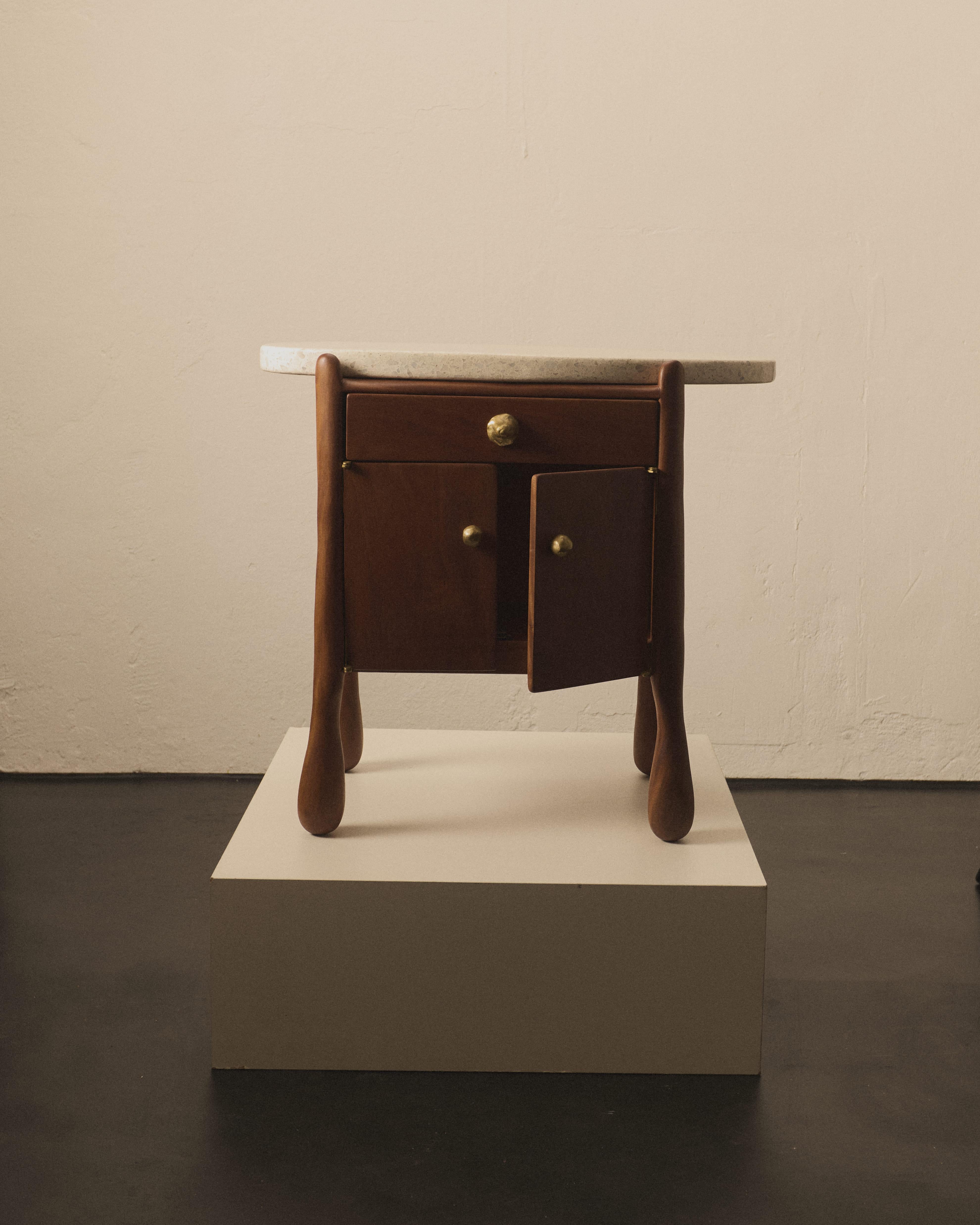 The objects on view in this collection extend through different forms of consciousness, intertwining layers of meaning and perception. Different modes of experiencing an object bleed into one another in de Freitas’s work, creating a dynamic