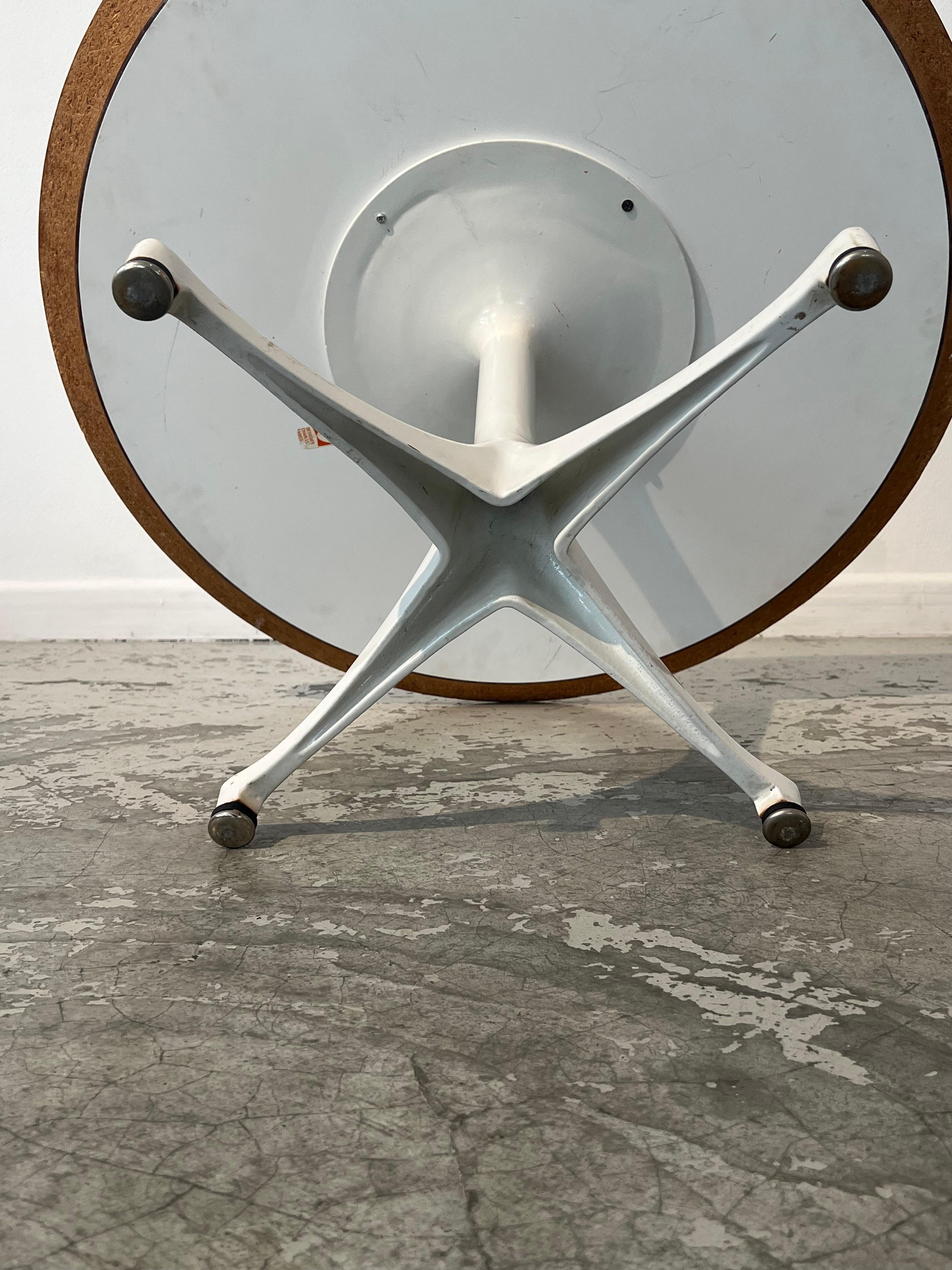 Side table by Charles Eames for Herman Miller 50s For Sale 5