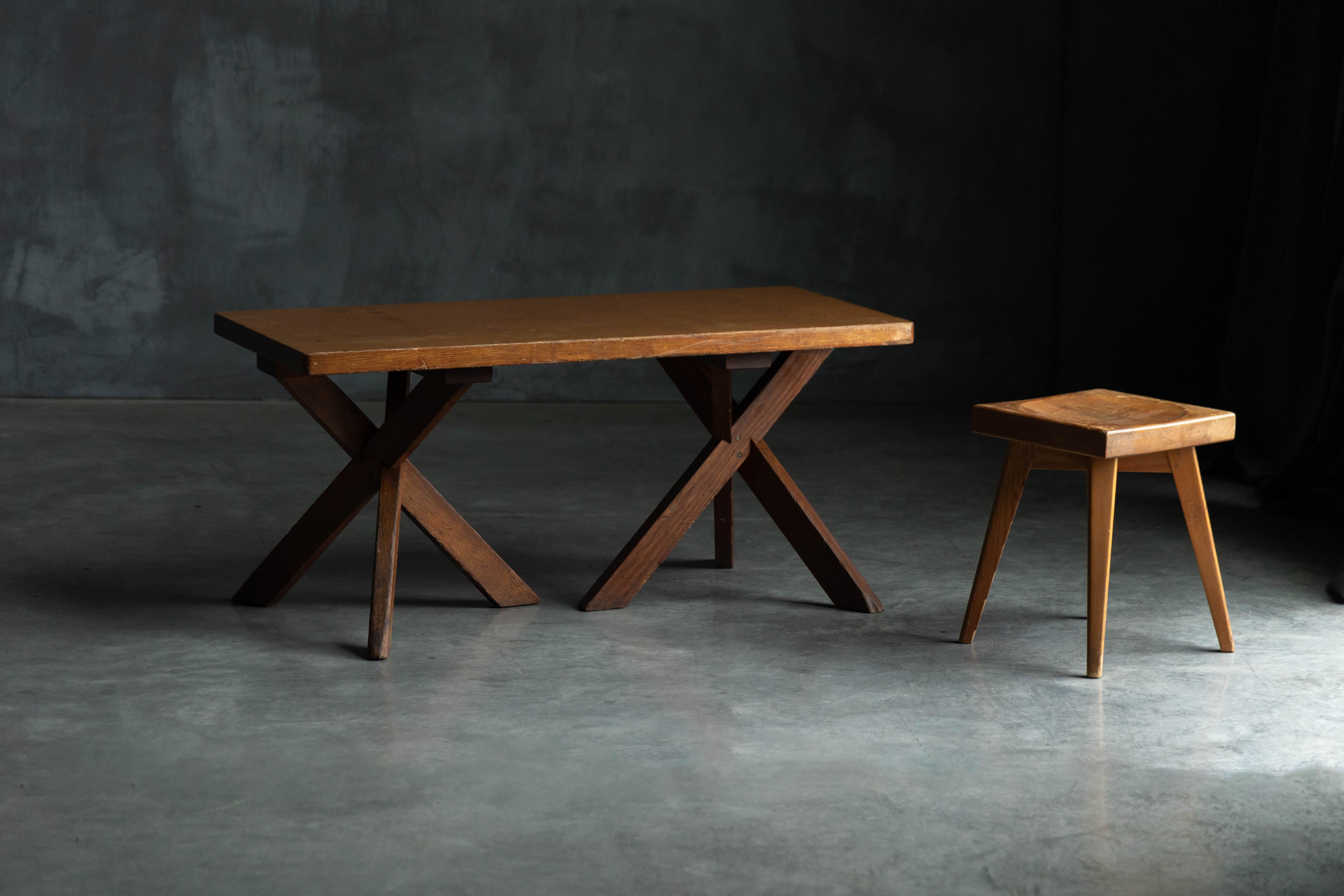 Table d'appoint par Charlotte Perriand pour Hôtel Les Arcs, France, 1960s en vente 4
