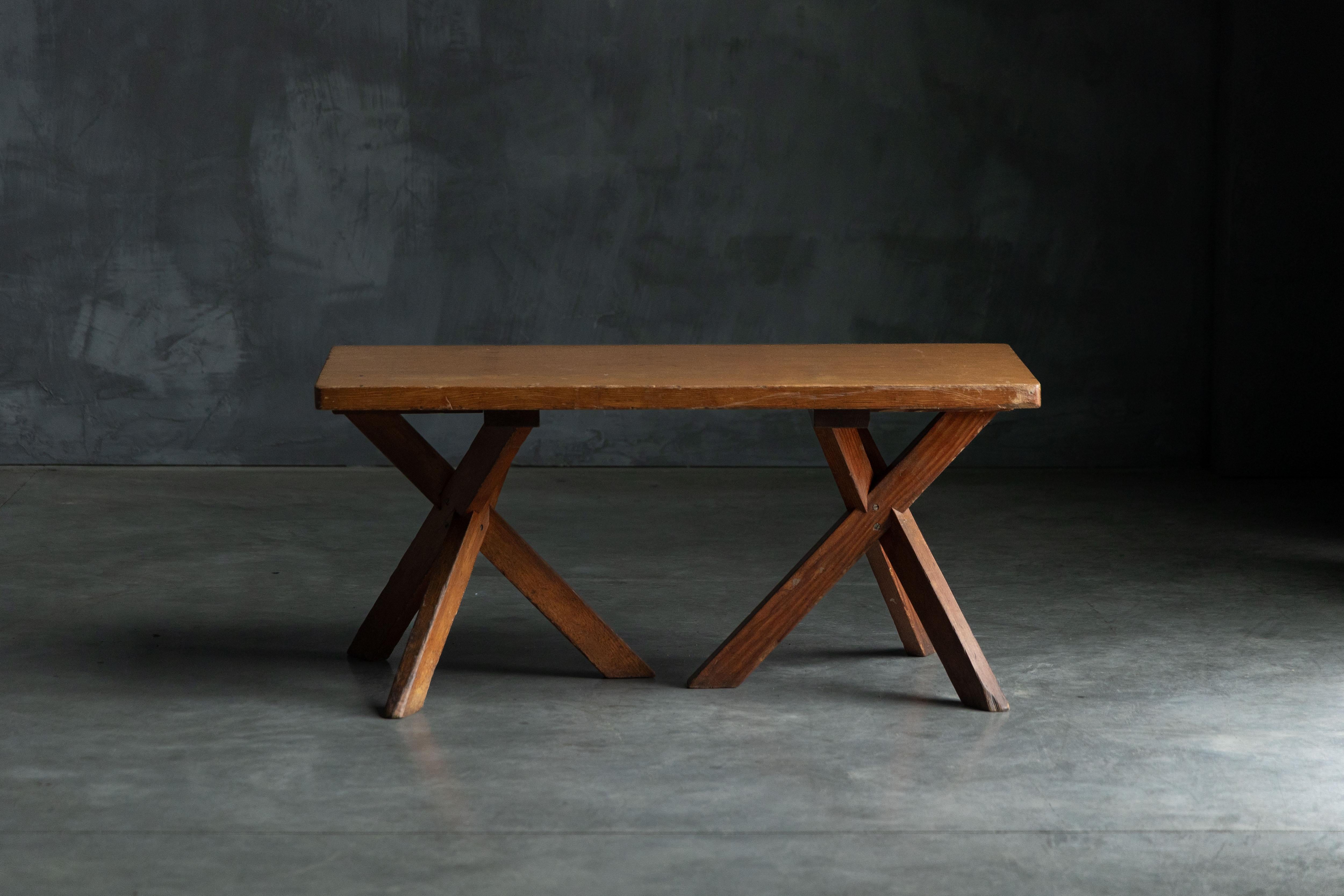 Français Table d'appoint par Charlotte Perriand pour Hôtel Les Arcs, France, 1960s en vente