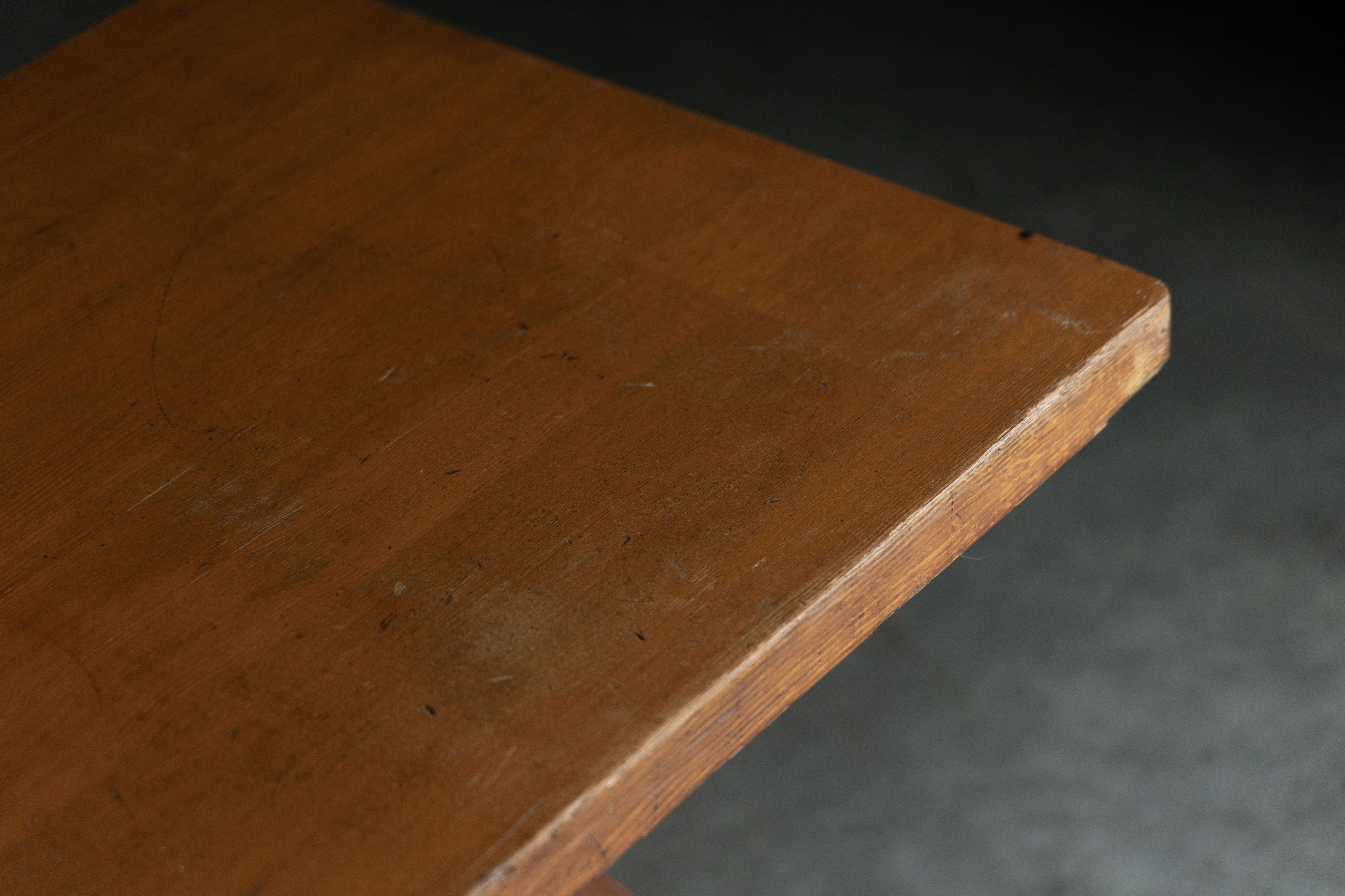 Milieu du XXe siècle Table d'appoint par Charlotte Perriand pour Hôtel Les Arcs, France, 1960s en vente