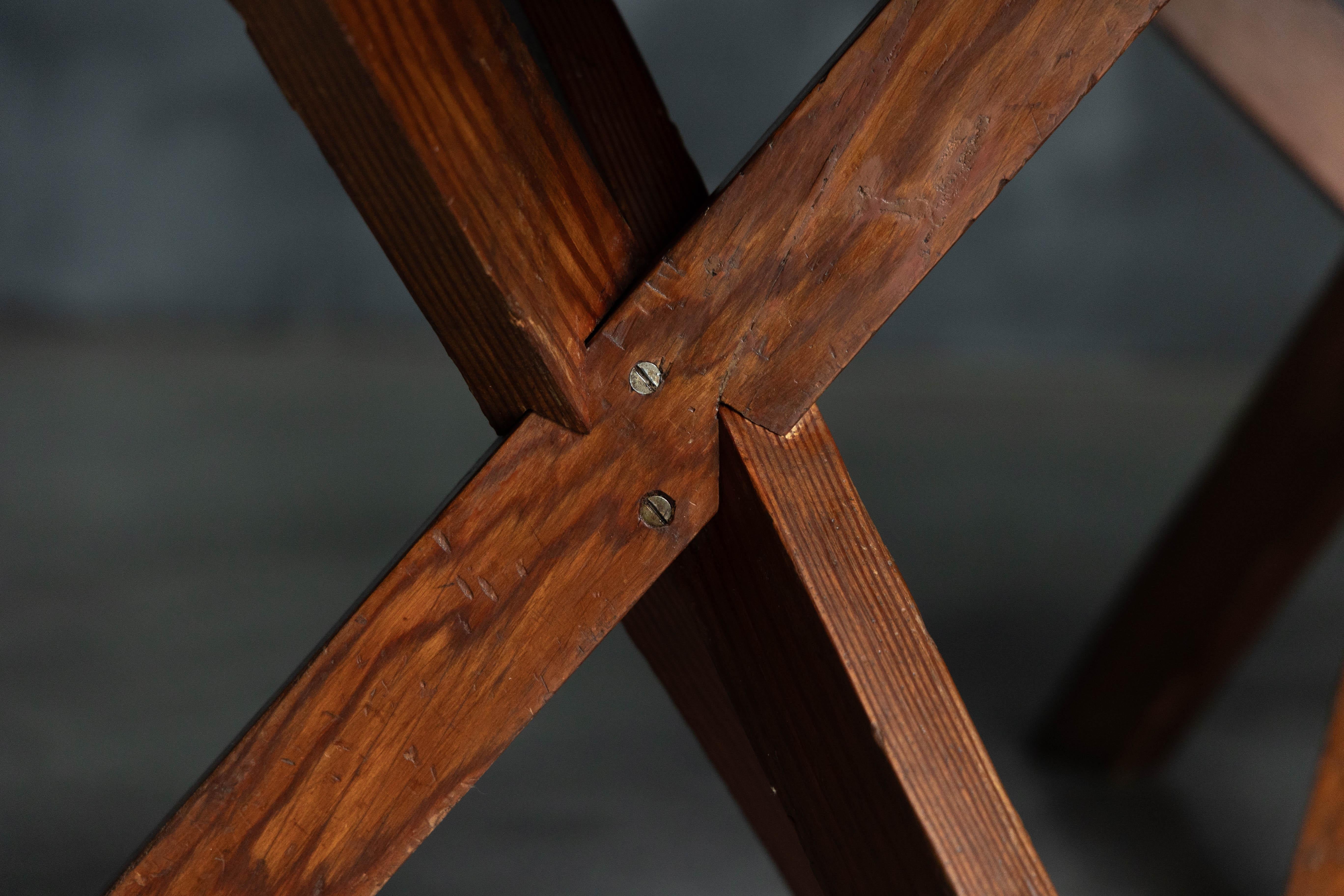 Bois Table d'appoint par Charlotte Perriand pour Hôtel Les Arcs, France, 1960s en vente