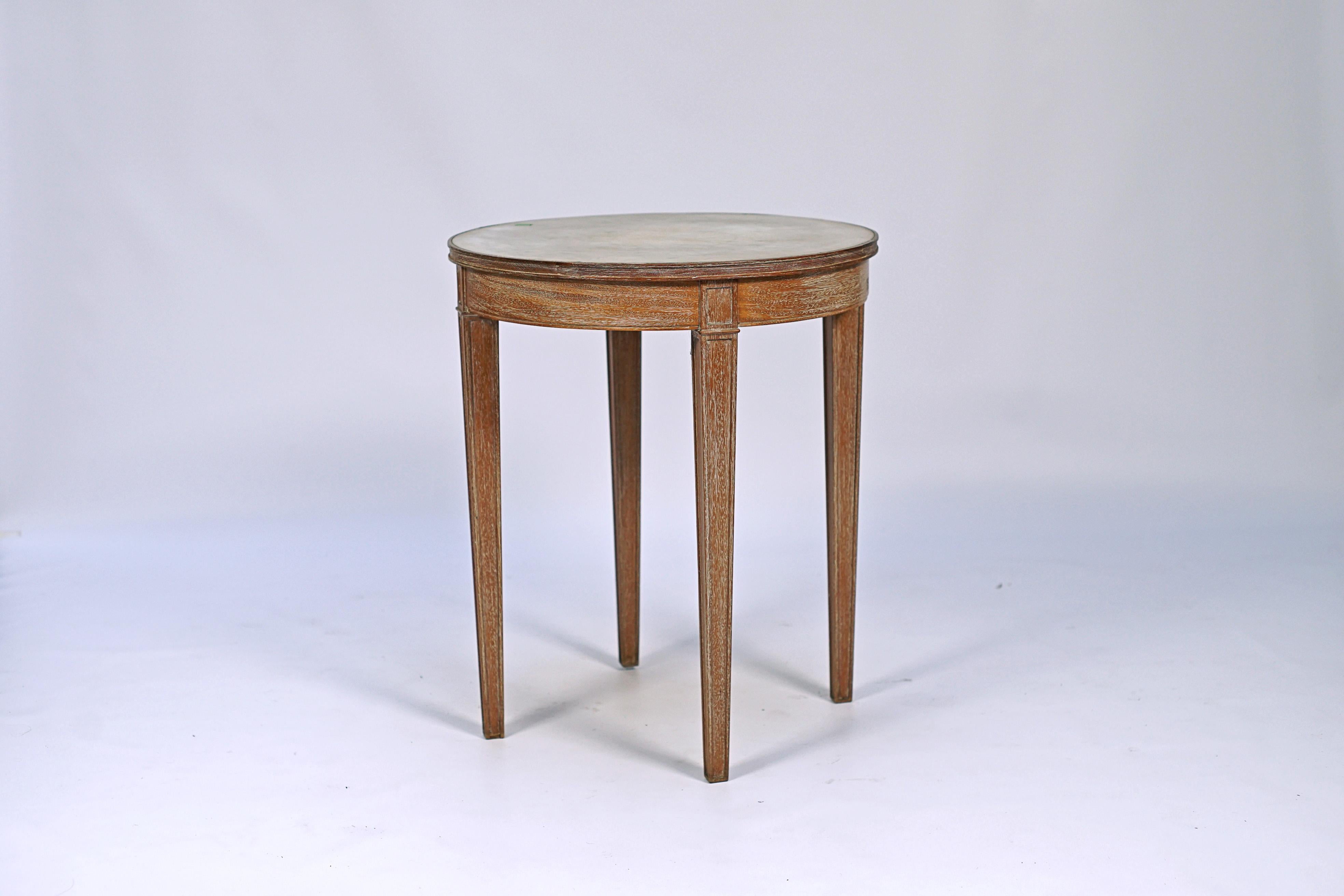 Side table designed by Jean-Michel Frank (1895-1941), manufactured by COMTE. Made in decape oak and carrara marble.

Argentina, CIRCA 1930.
