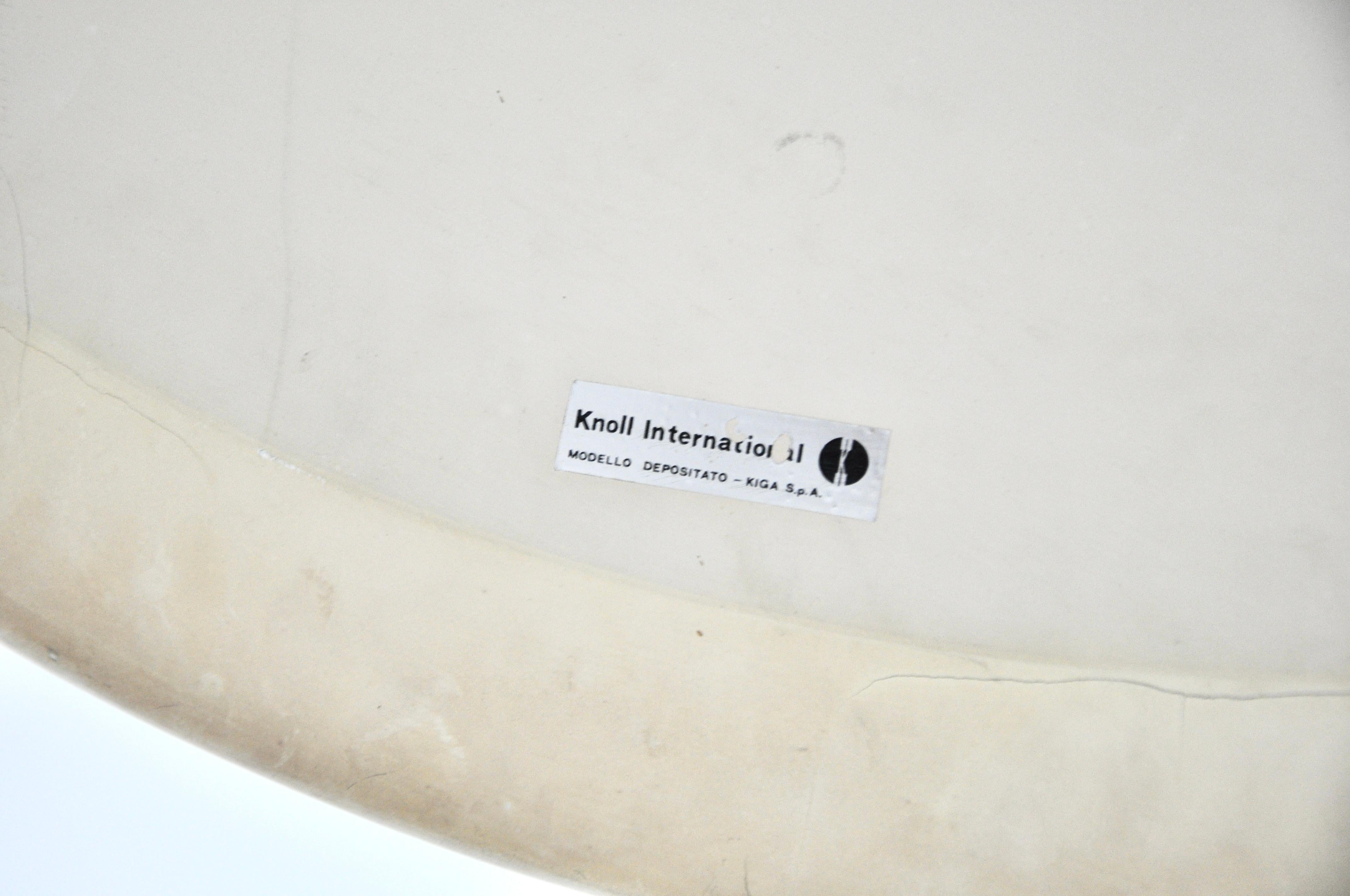 Side Table by Eero Saarinen for Knoll International, 1960s For Sale 3