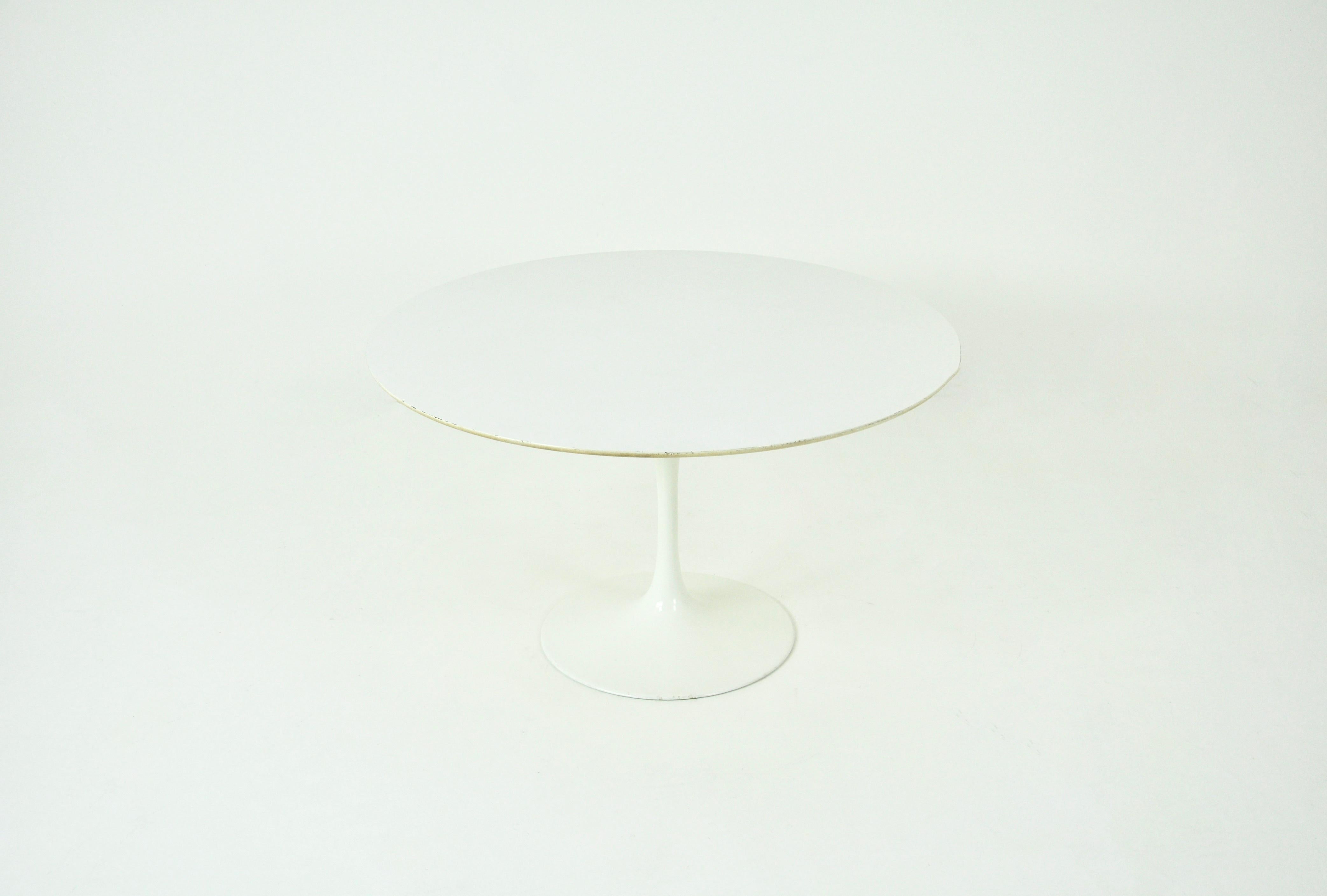 Mid-Century Modern Side Table by Eero Saarinen for Knoll International, 1960s For Sale