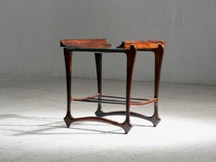 Mesa auxiliar de Giuseppi Scapinelli, en madera y cristal, Brasil, años 50